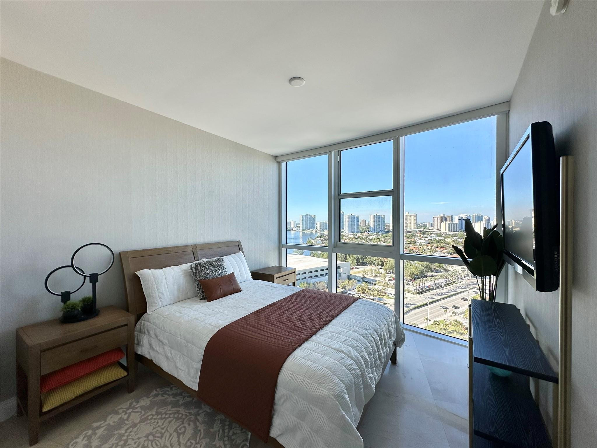 TRUMP ROYALE CONDO - Residential