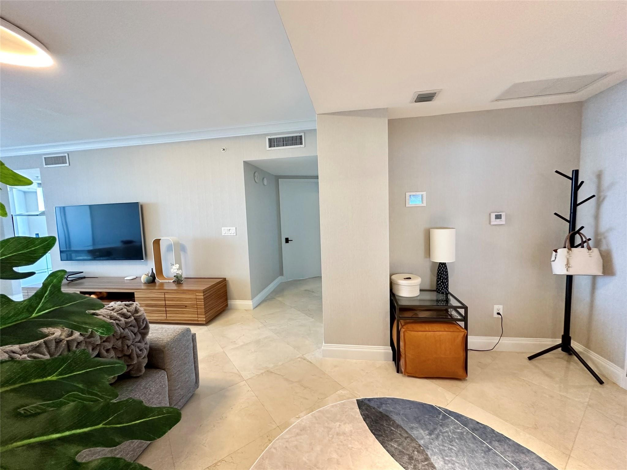 TRUMP ROYALE CONDO - Residential