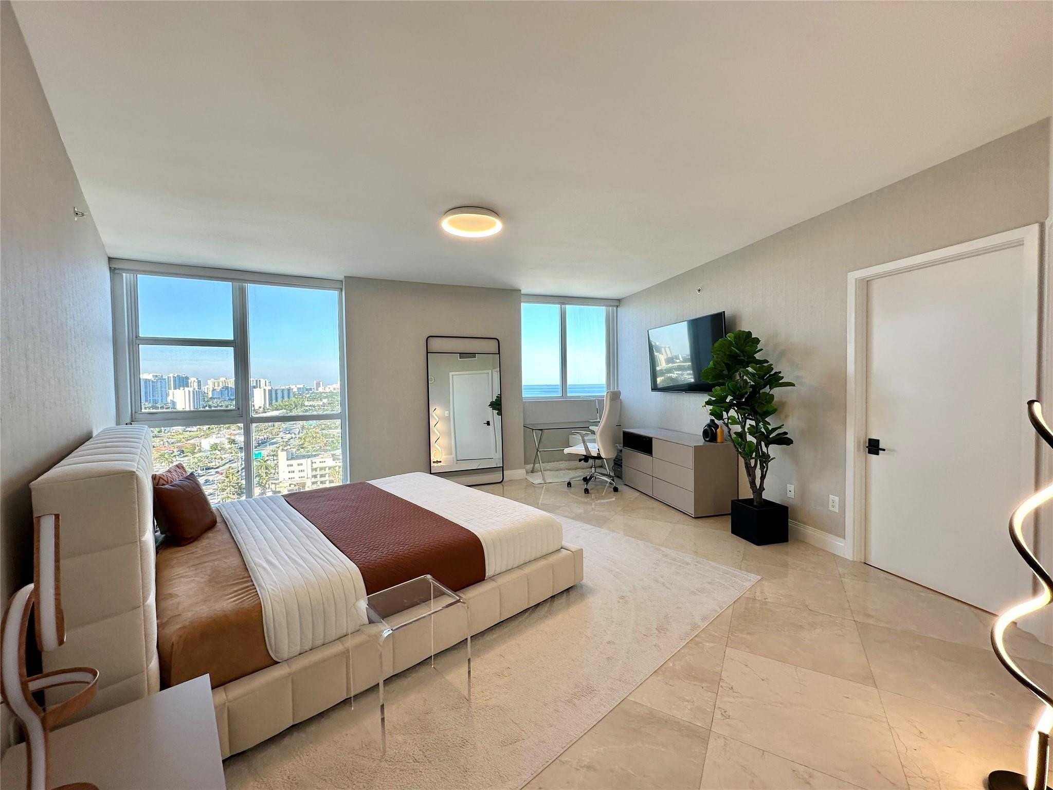 TRUMP ROYALE CONDO - Residential