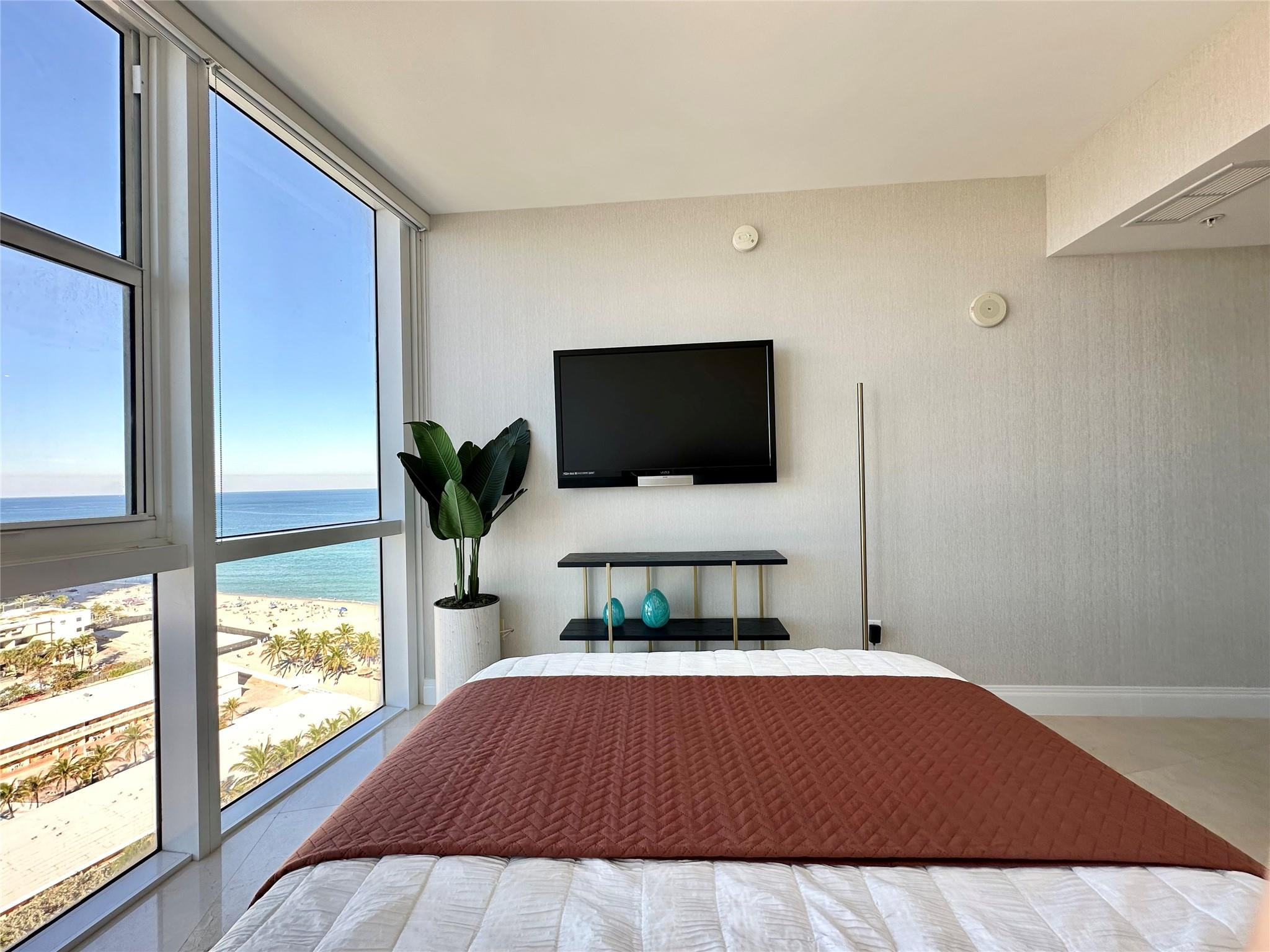 TRUMP ROYALE CONDO - Residential