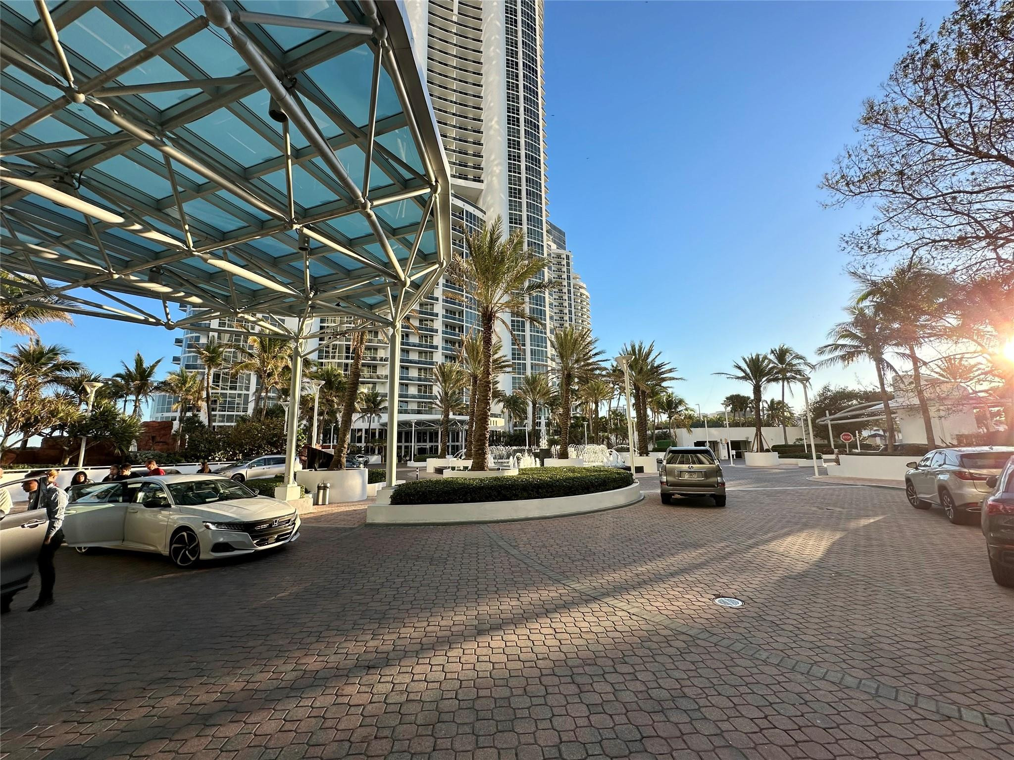 TRUMP ROYALE CONDO - Residential
