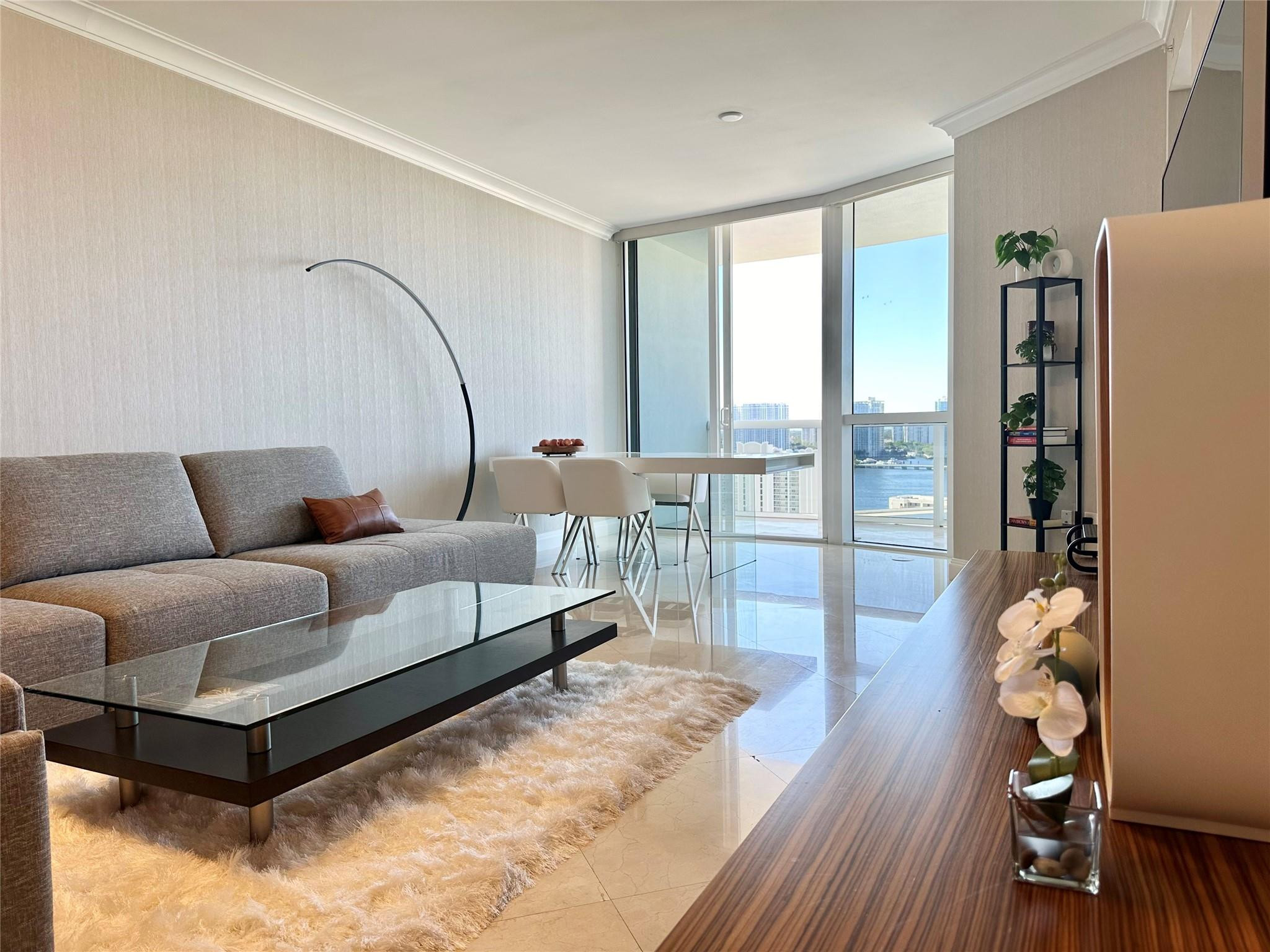 TRUMP ROYALE CONDO - Residential