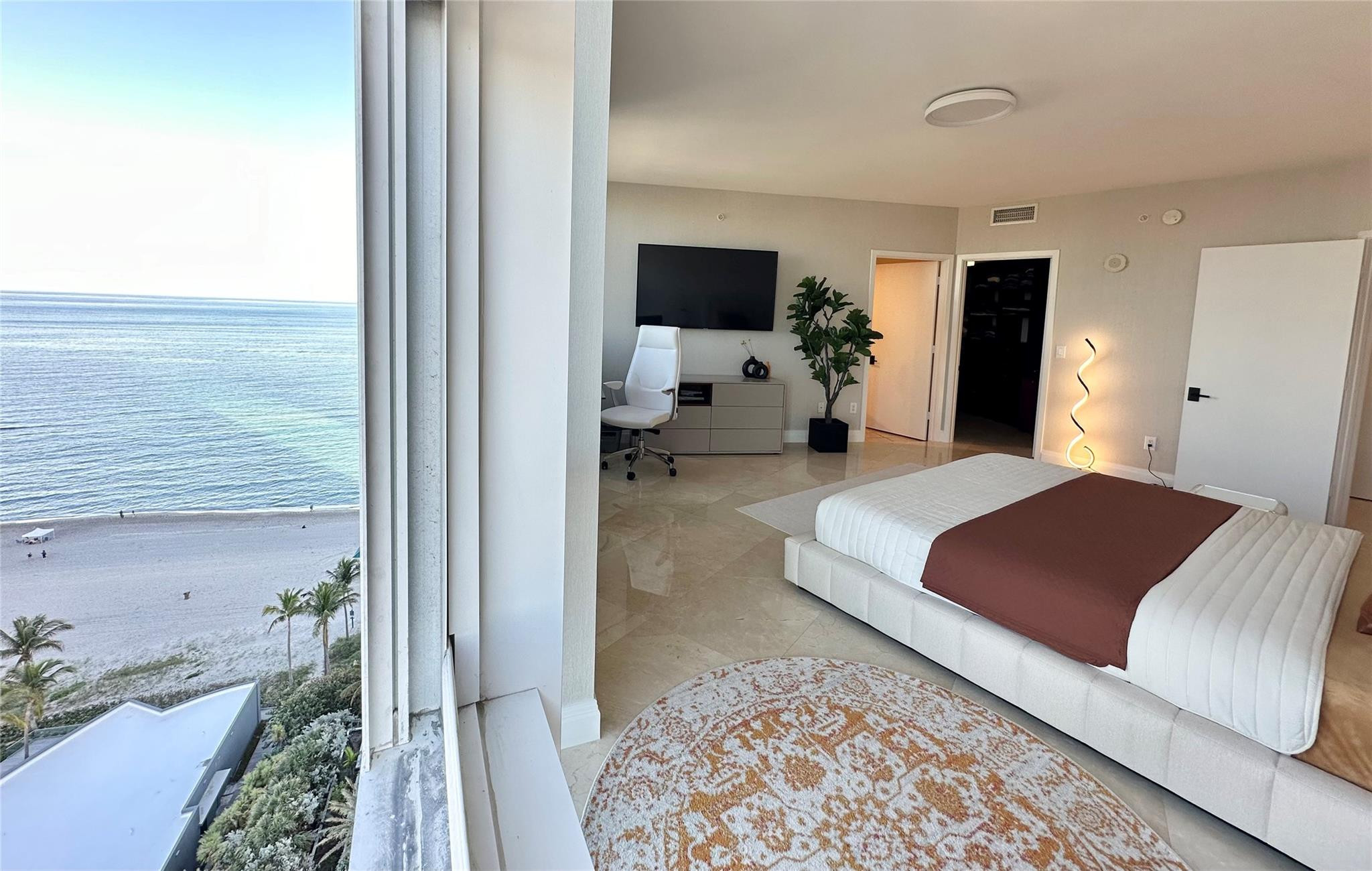TRUMP ROYALE CONDO - Residential