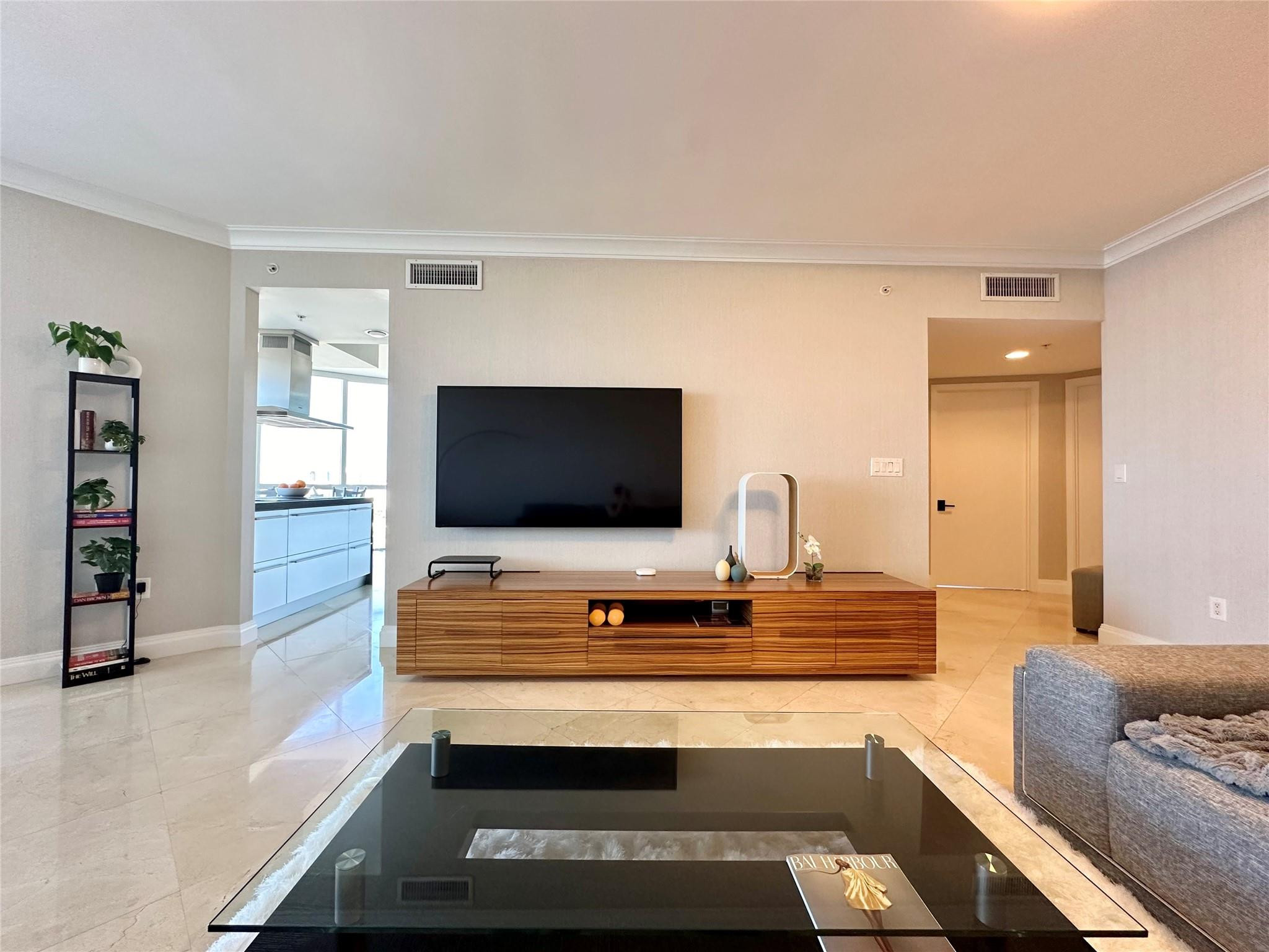 TRUMP ROYALE CONDO - Residential