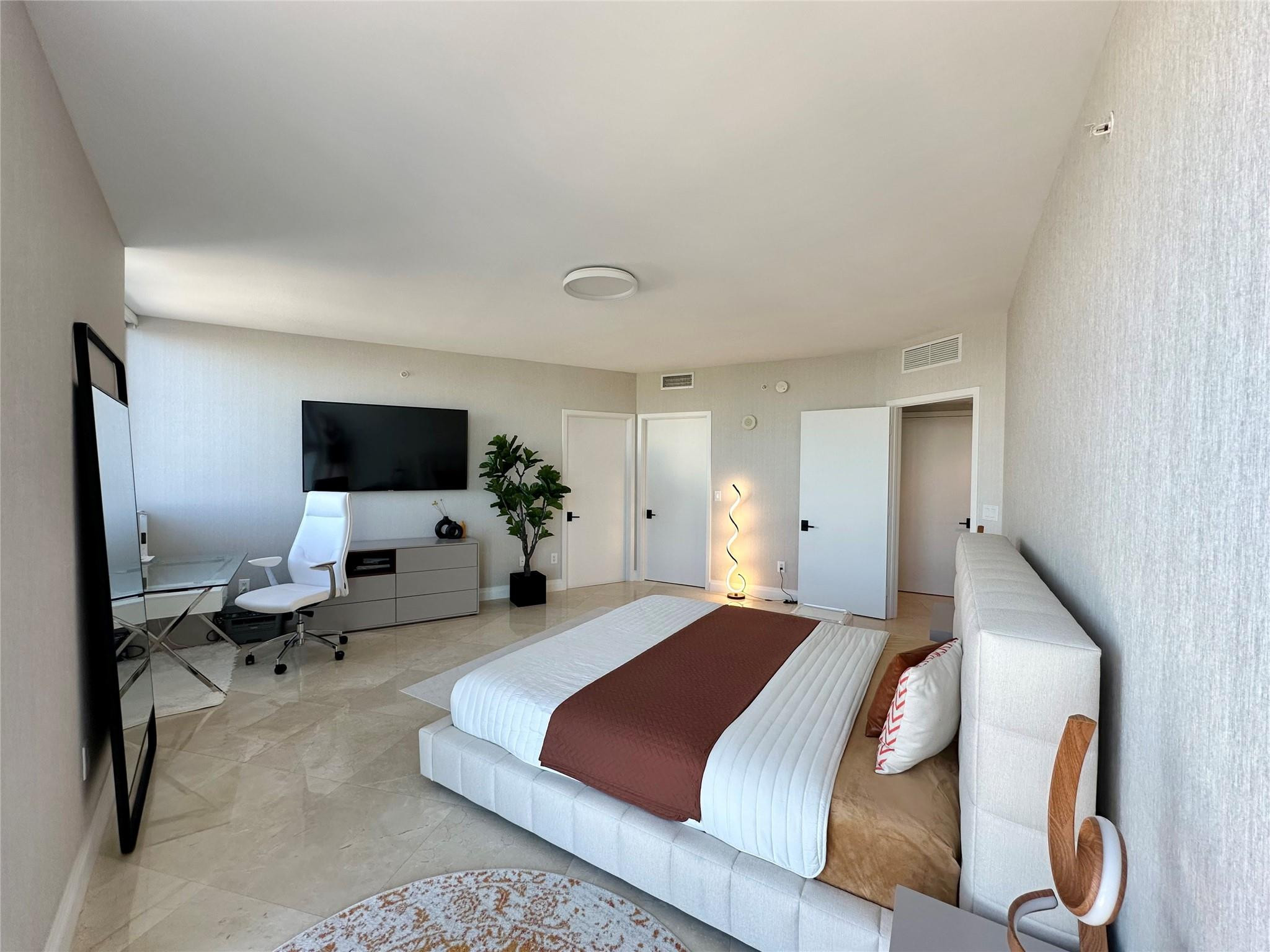 TRUMP ROYALE CONDO - Residential