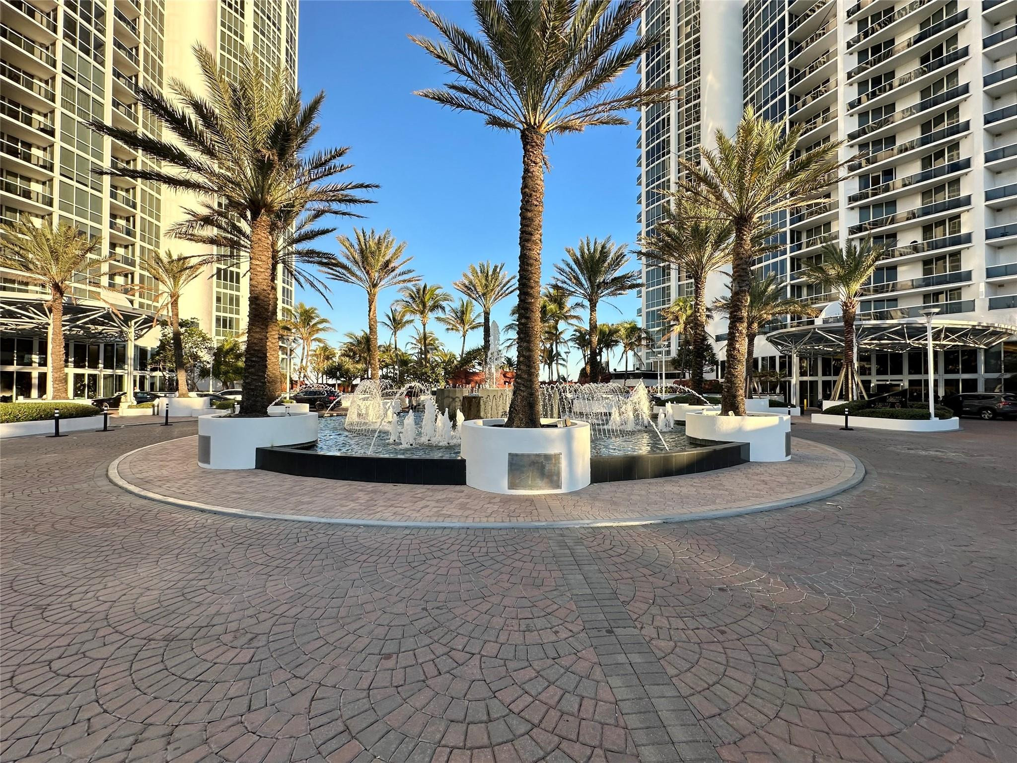TRUMP ROYALE CONDO - Residential
