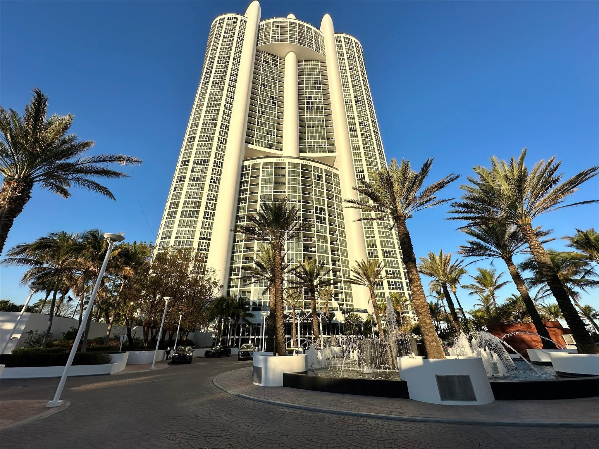 TRUMP ROYALE CONDO - Residential