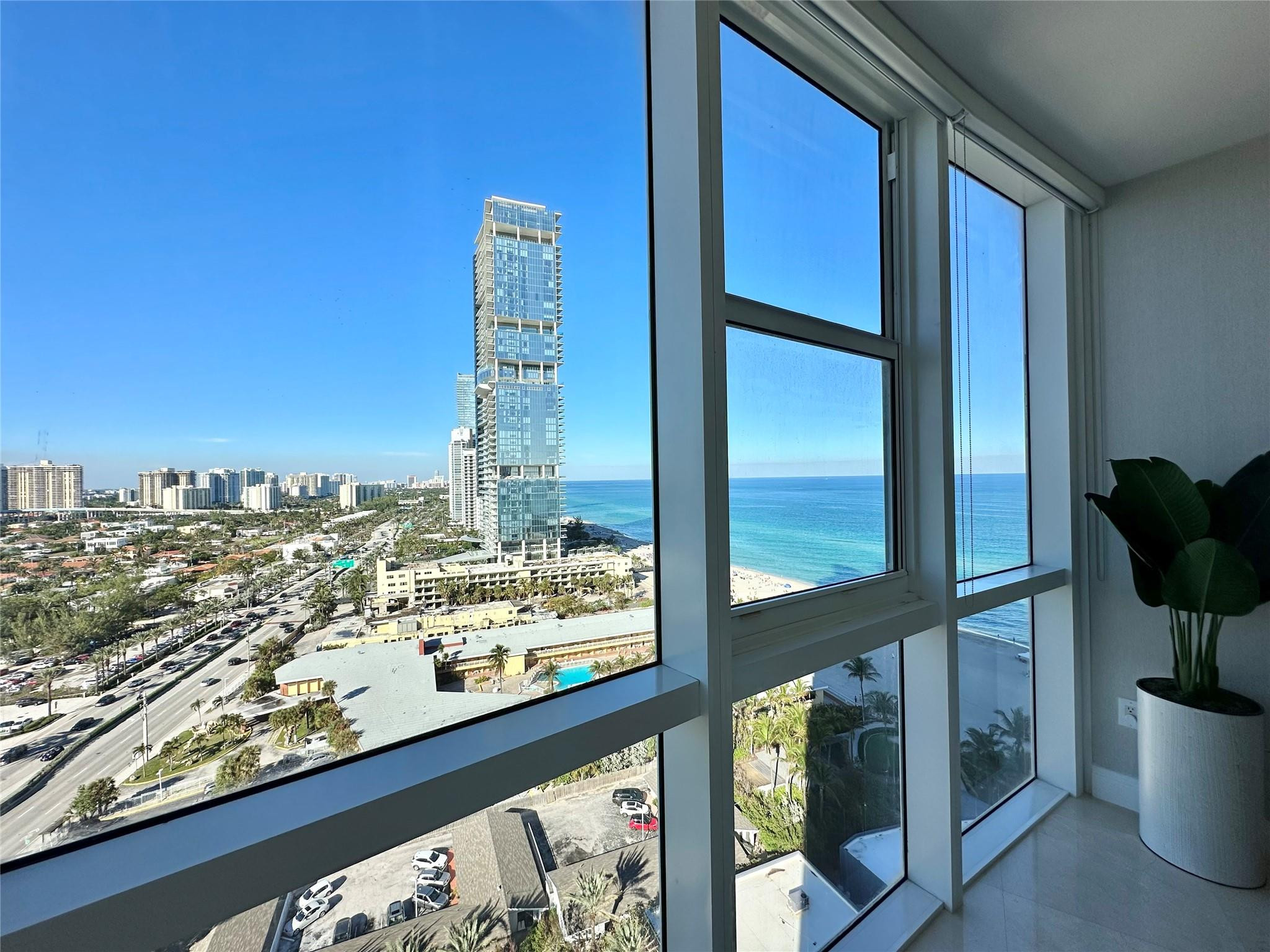 TRUMP ROYALE CONDO - Residential