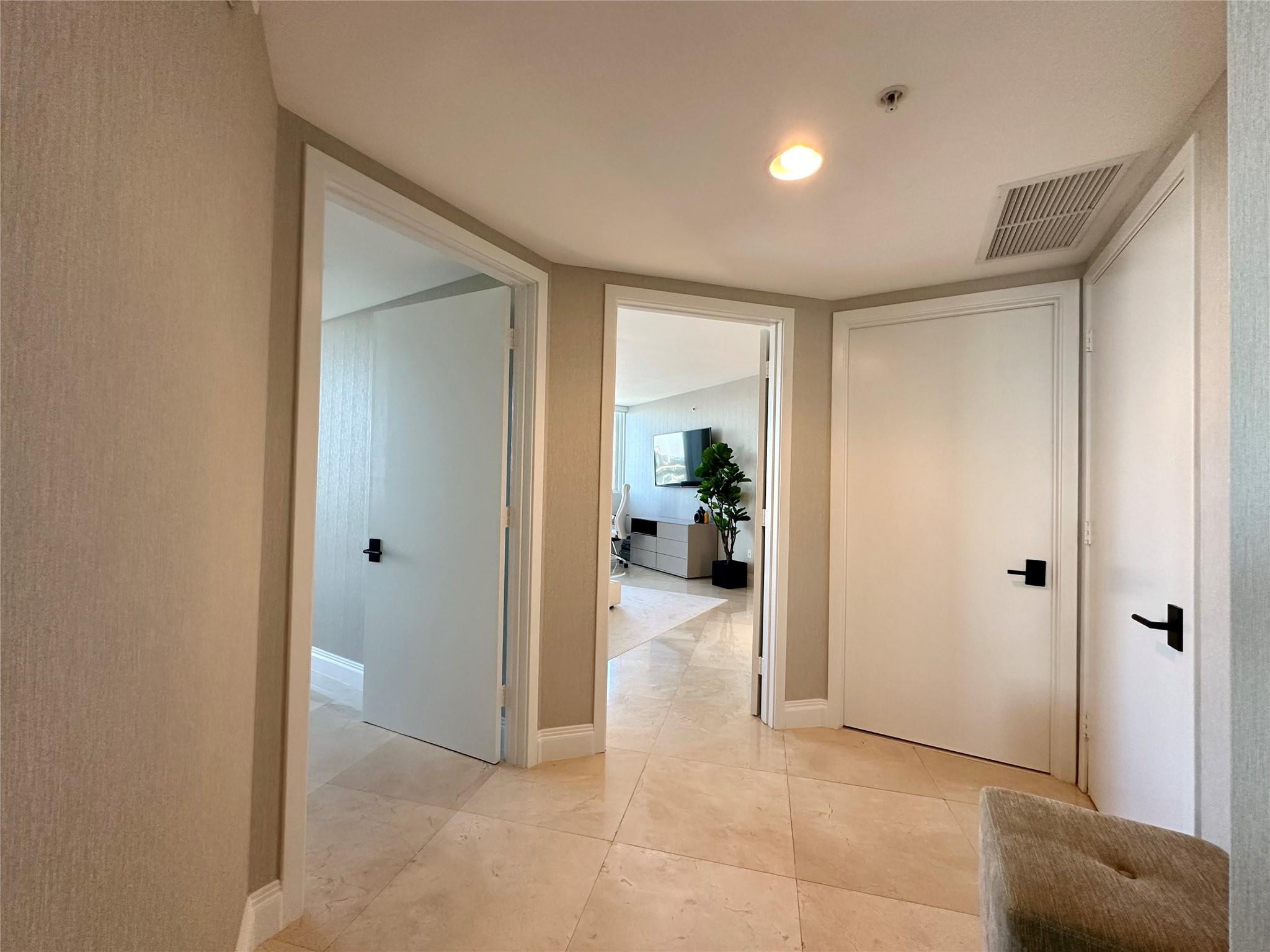 TRUMP ROYALE CONDO - Residential