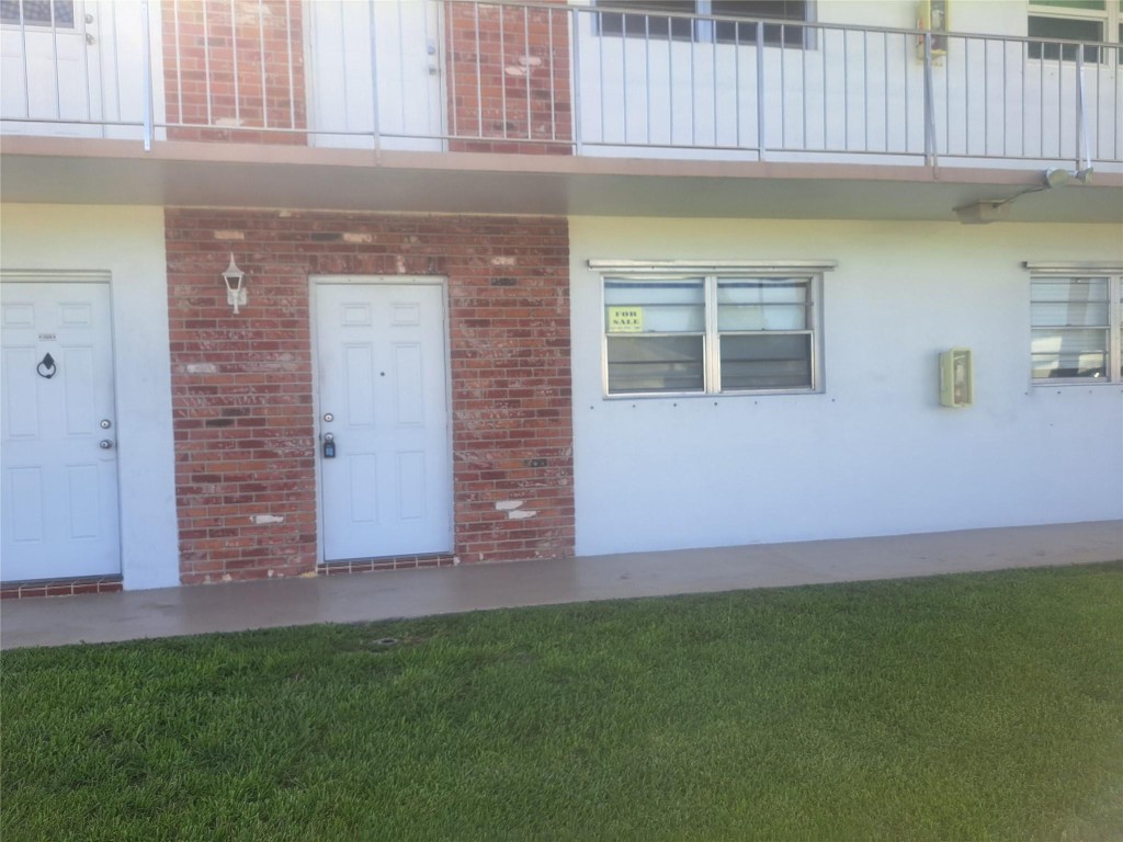 Leisureville Fairway 12 - Residential