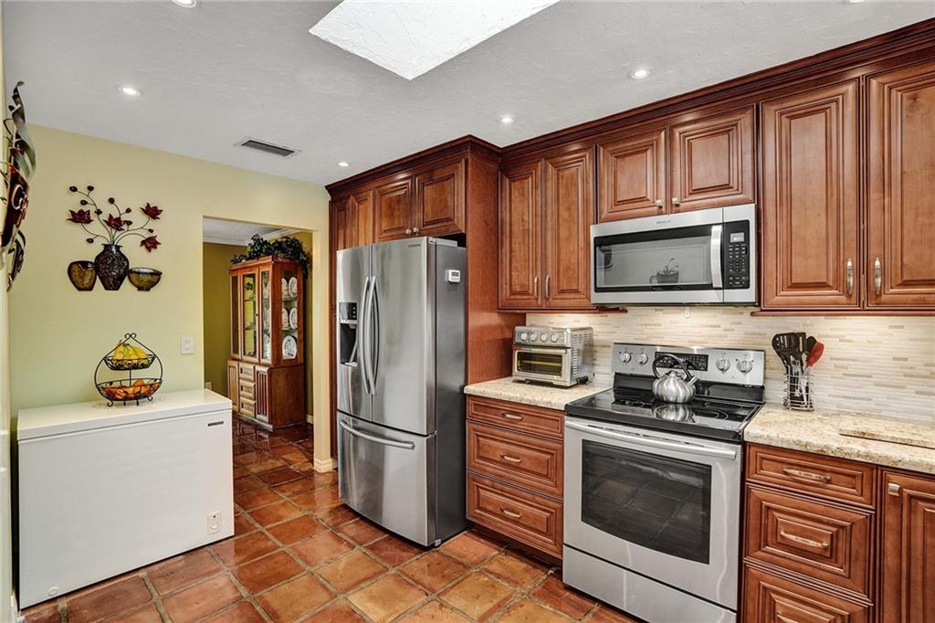 Royal Palm Pointe 86-48 B - Residential