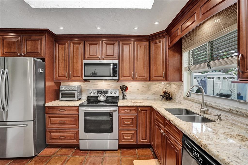 Royal Palm Pointe 86-48 B - Residential