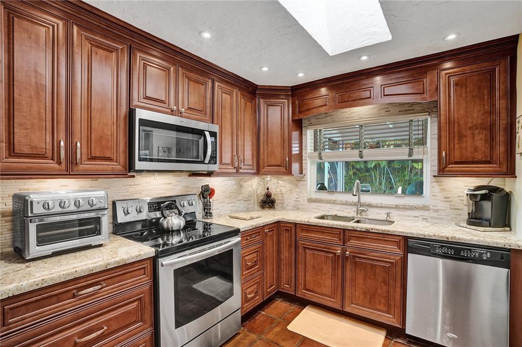 Royal Palm Pointe 86-48 B - Residential