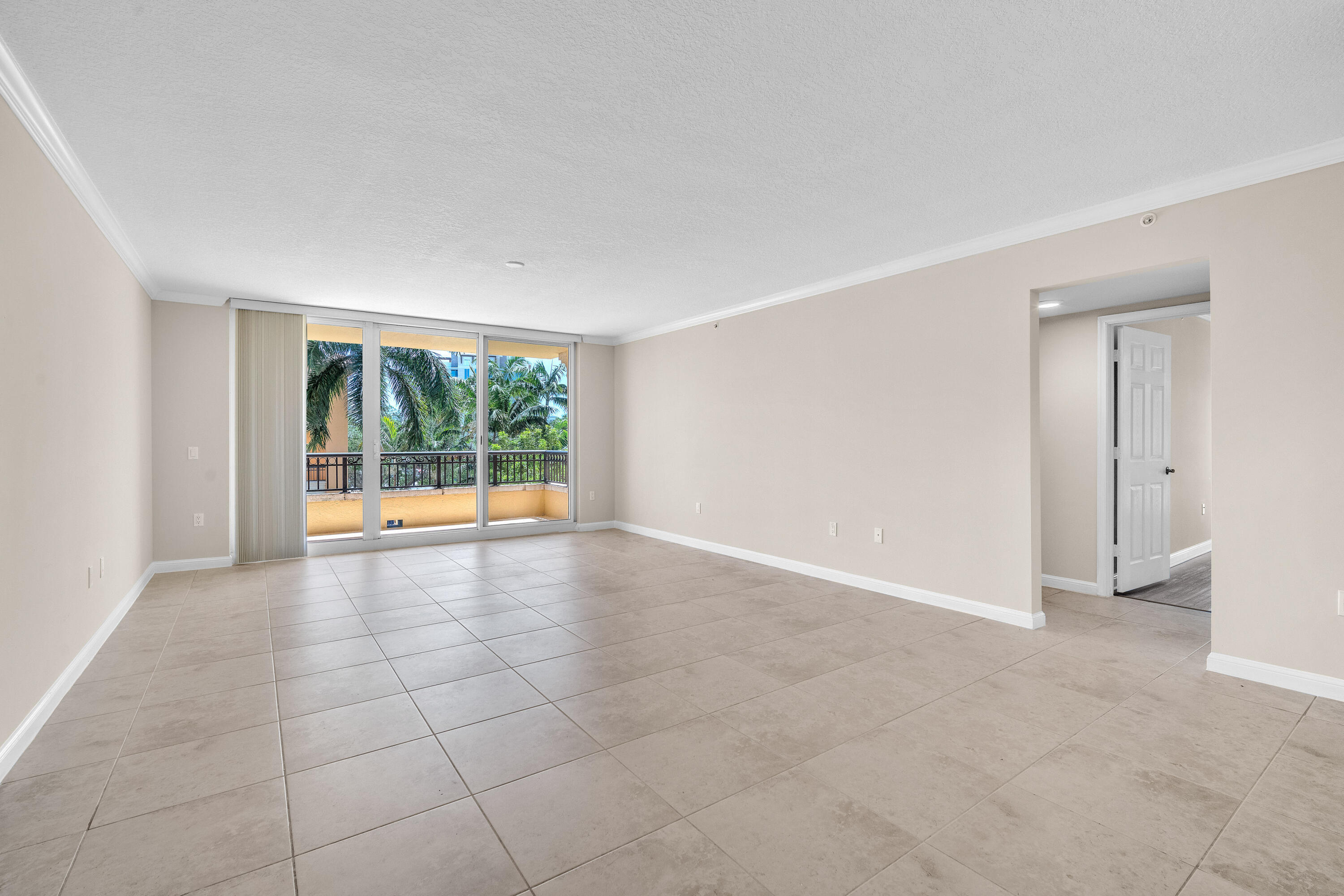 ROYAL PALM CIVIC & SHOPPING CENTER UNIT - Residential Lease