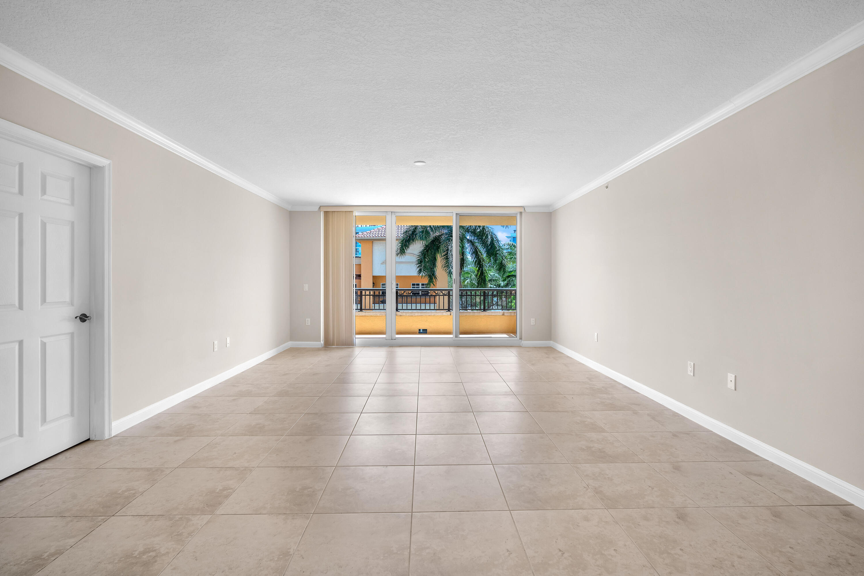 ROYAL PALM CIVIC & SHOPPING CENTER UNIT - Residential Lease