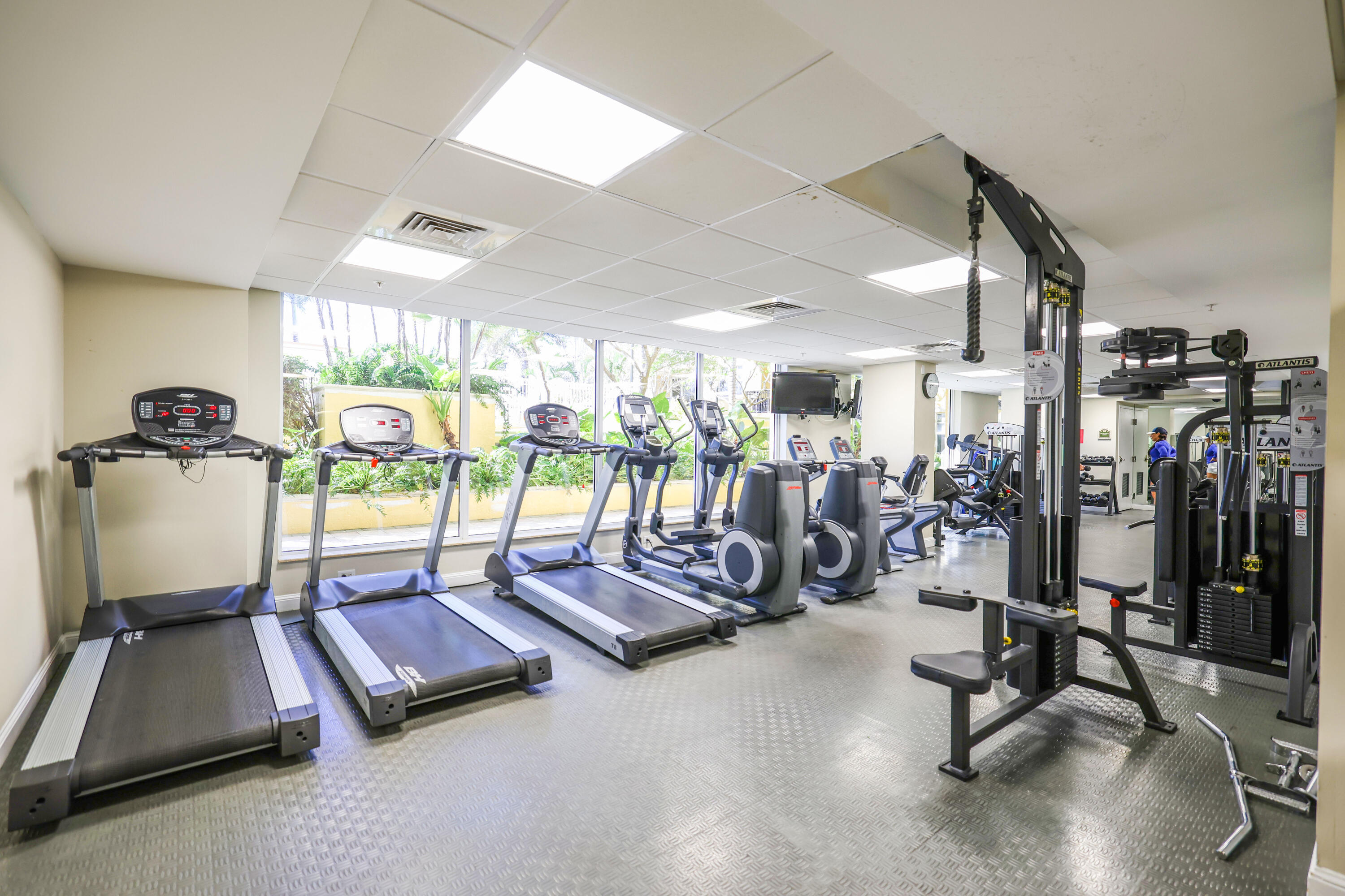 ROYAL PALM CIVIC & SHOPPING CENTER UNIT - Residential Lease