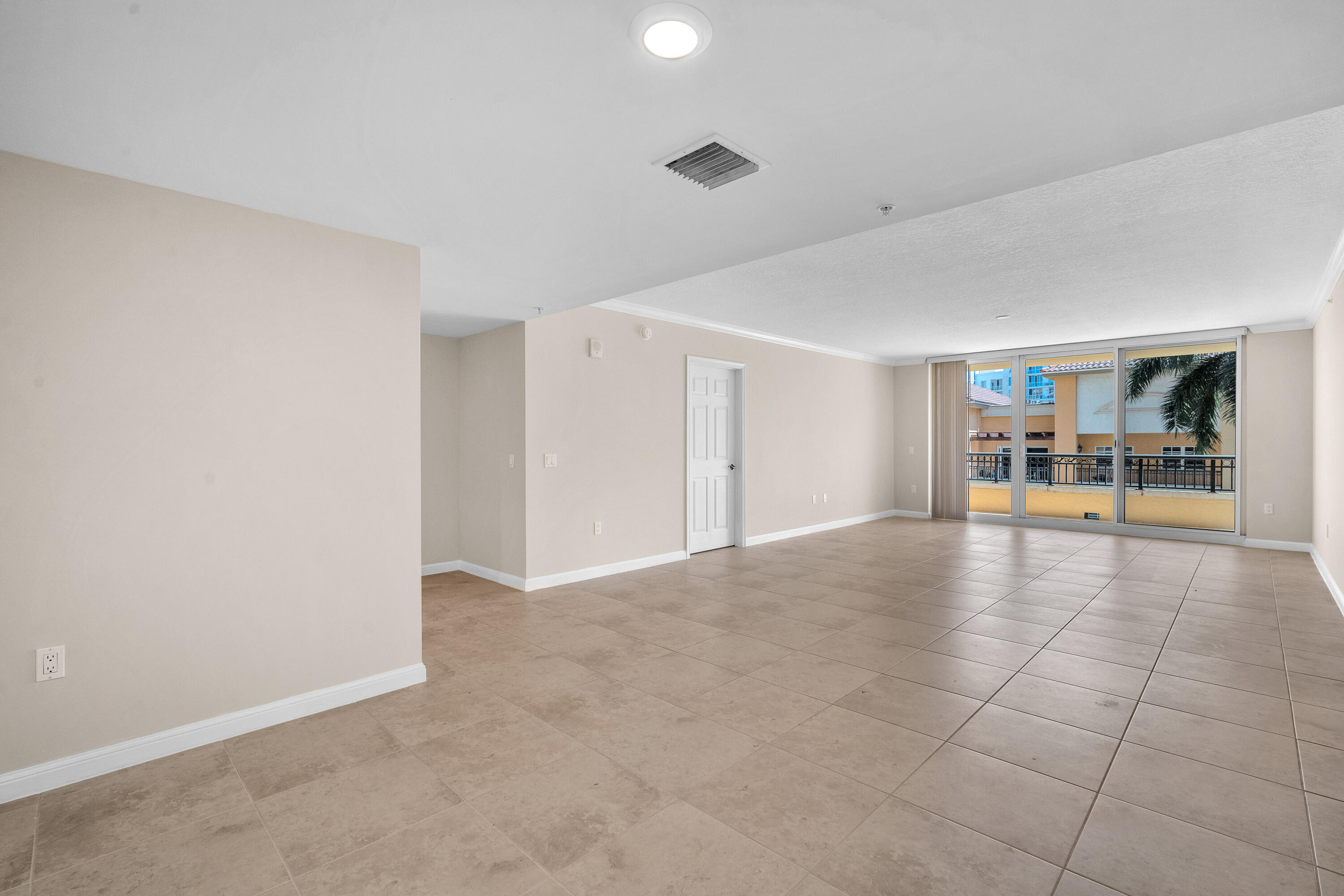 ROYAL PALM CIVIC & SHOPPING CENTER UNIT - Residential Lease