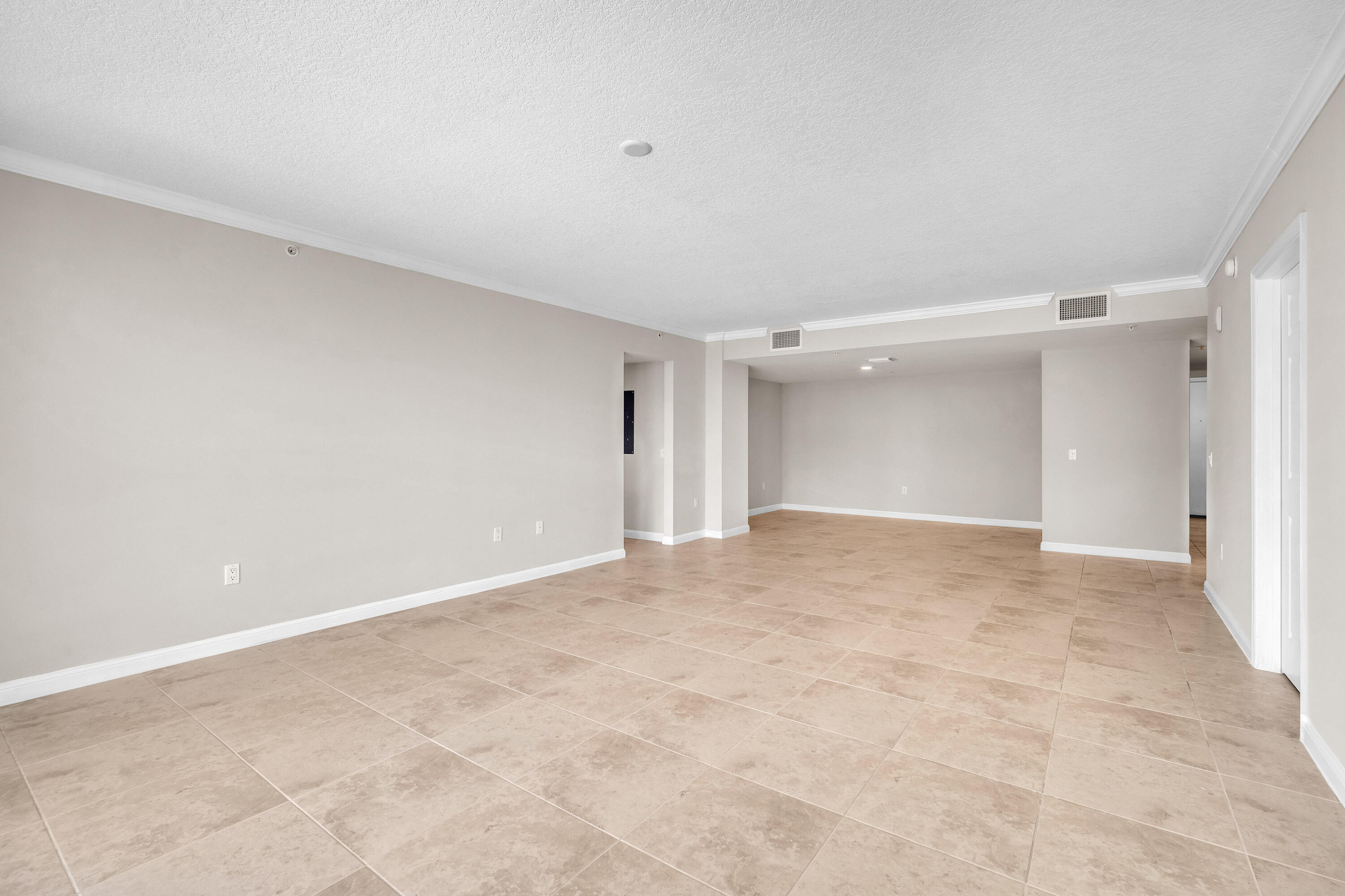 ROYAL PALM CIVIC & SHOPPING CENTER UNIT - Residential Lease