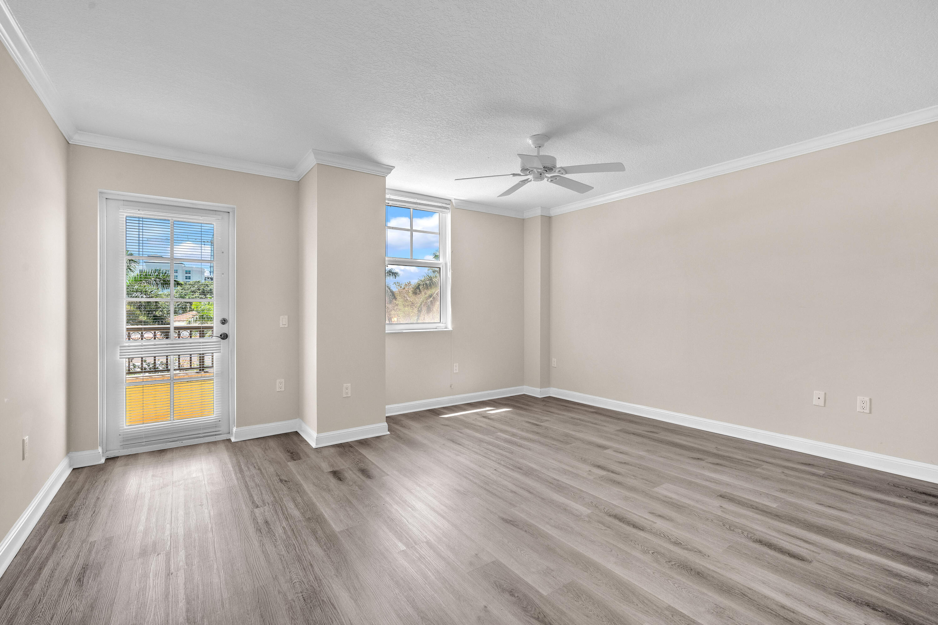 ROYAL PALM CIVIC & SHOPPING CENTER UNIT - Residential Lease