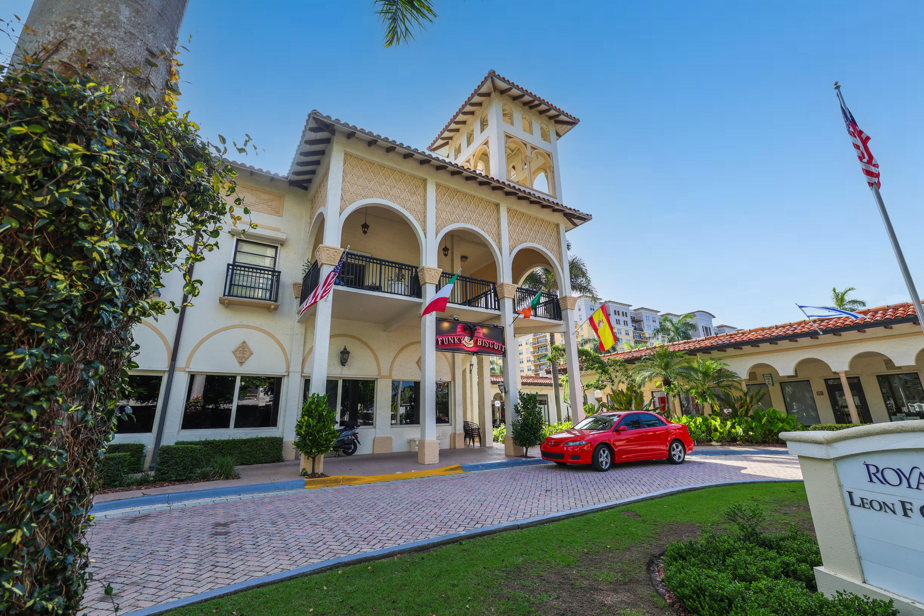 ROYAL PALM CIVIC & SHOPPING CENTER UNIT - Residential Lease