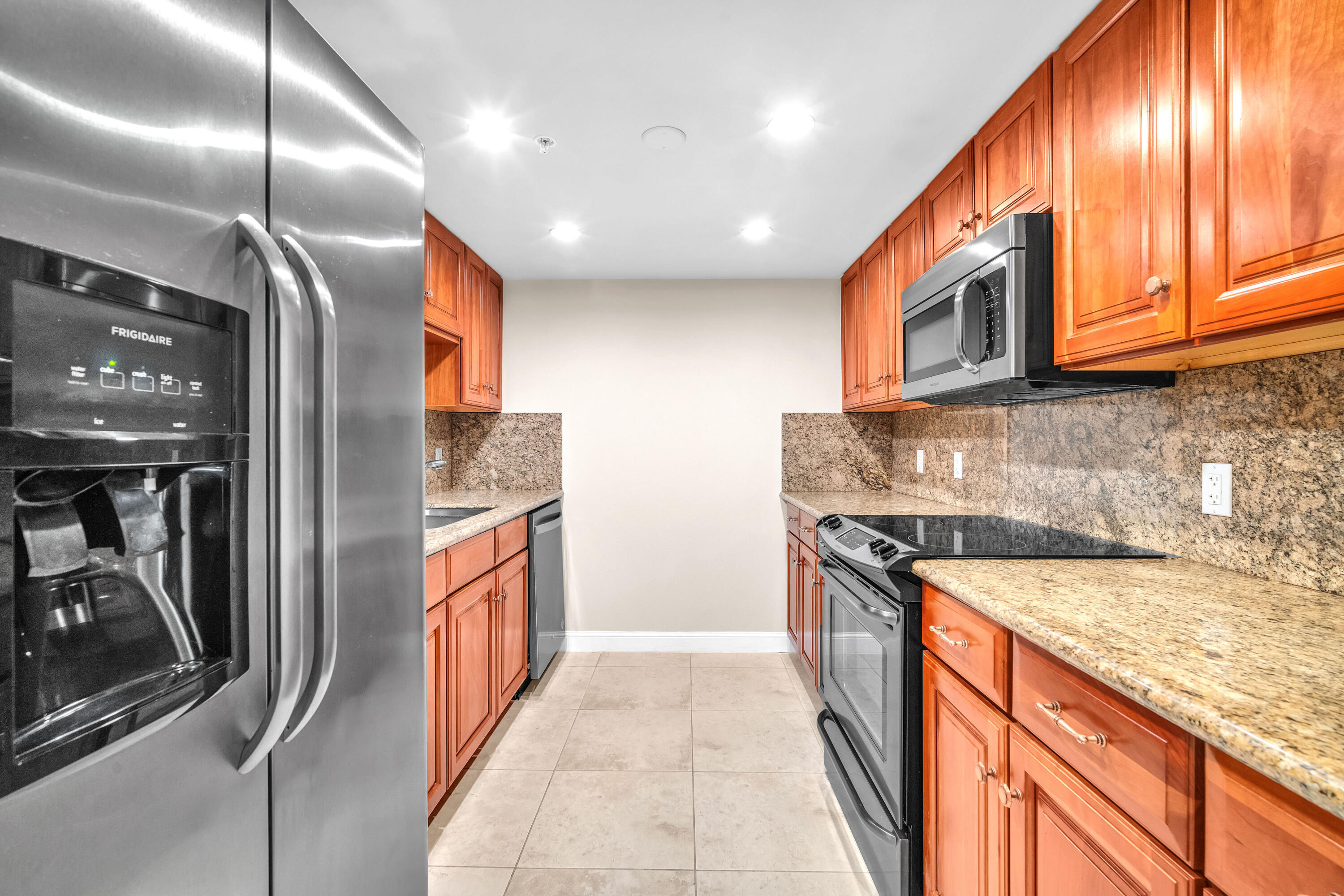 ROYAL PALM CIVIC & SHOPPING CENTER UNIT - Residential Lease