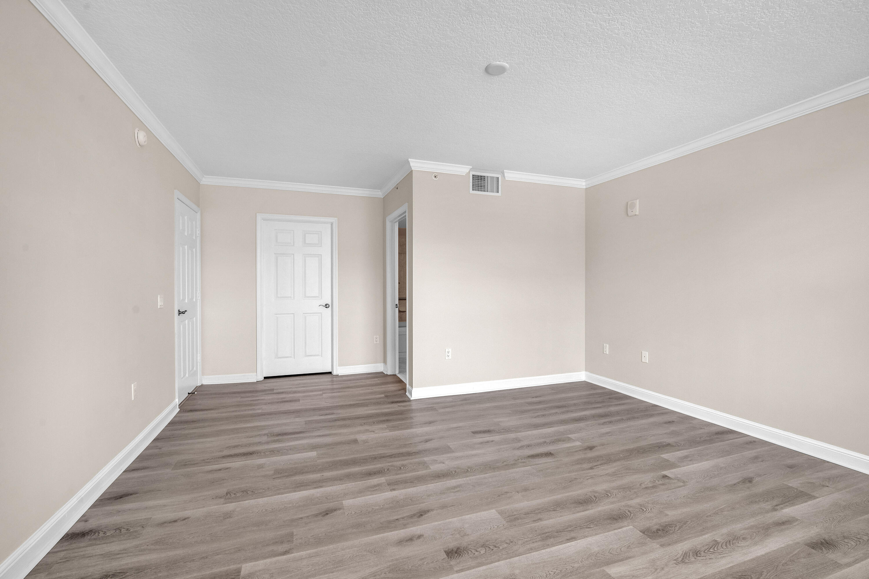 ROYAL PALM CIVIC & SHOPPING CENTER UNIT - Residential Lease