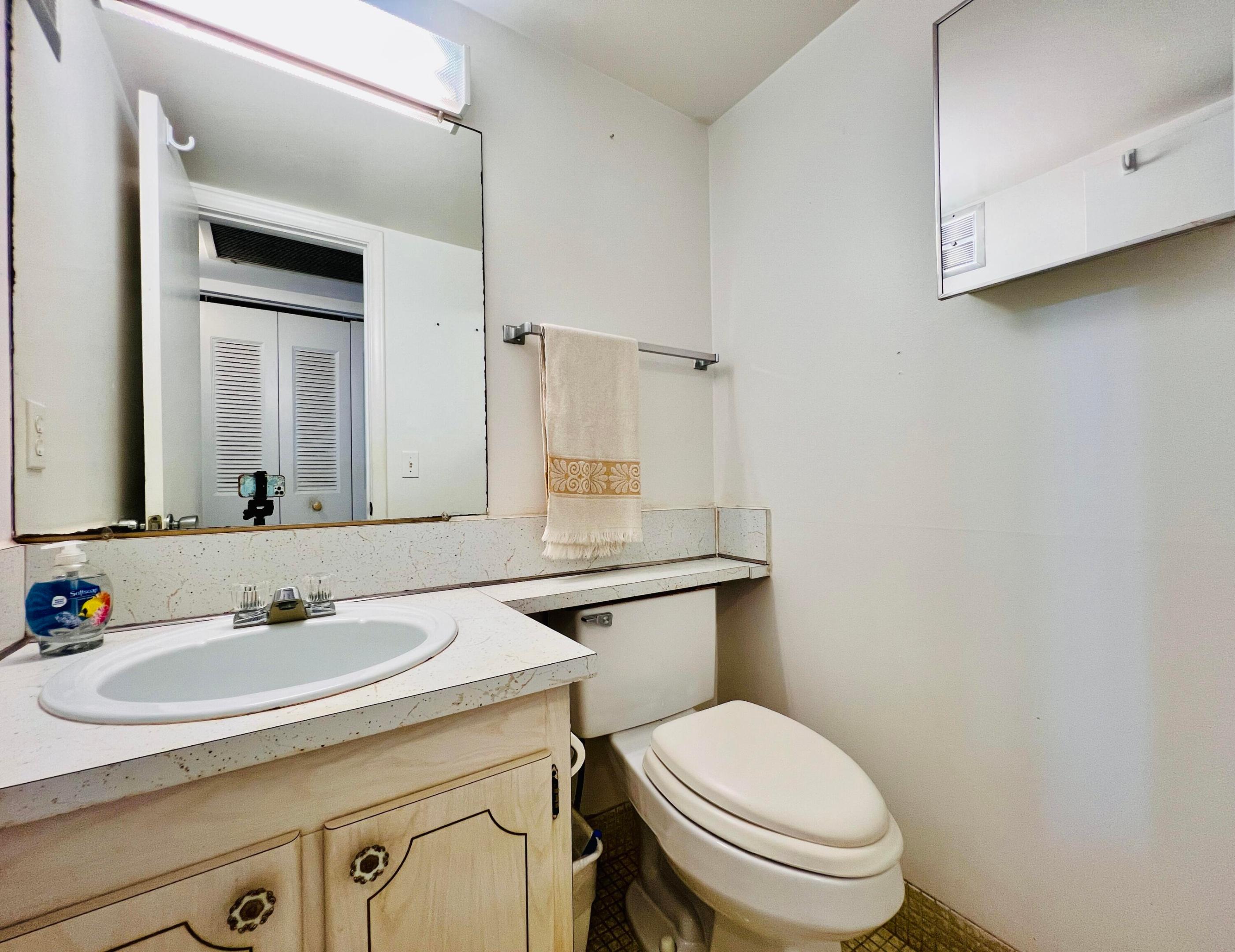 CENTURY VILLAGE - SOUTHAMPTON CONDO - Residential