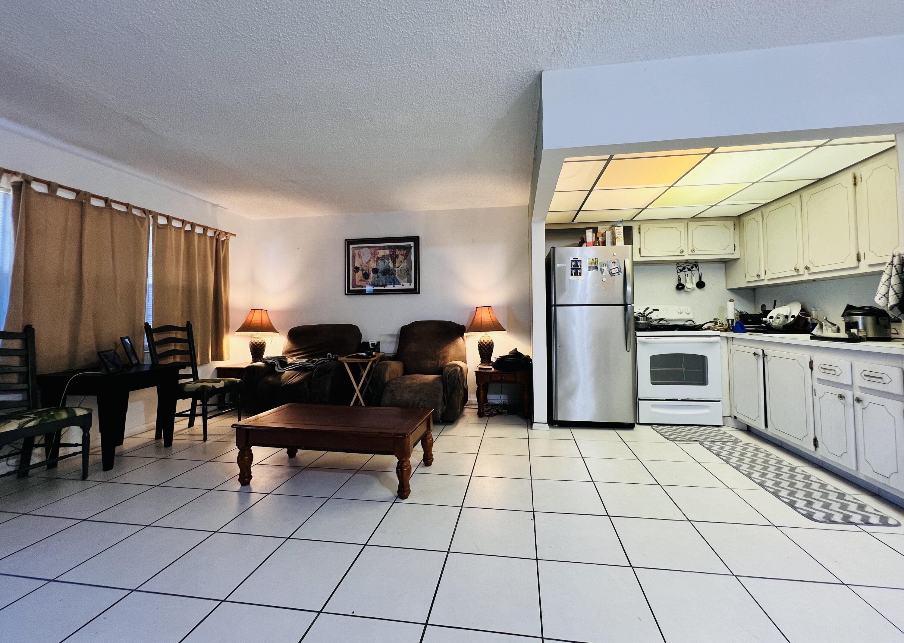 CENTURY VILLAGE - SOUTHAMPTON CONDO - Residential
