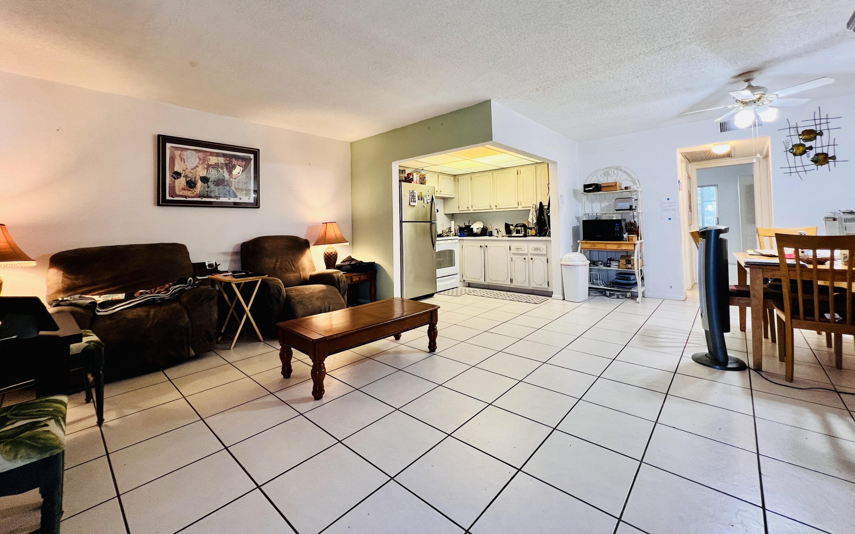 CENTURY VILLAGE - SOUTHAMPTON CONDO - Residential