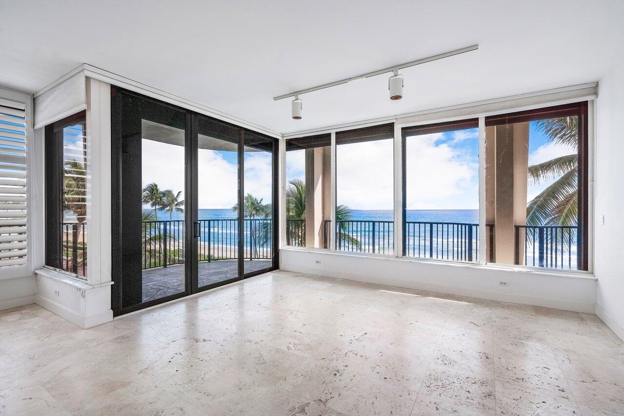 DUNSTER HOUSE CONDO - Residential