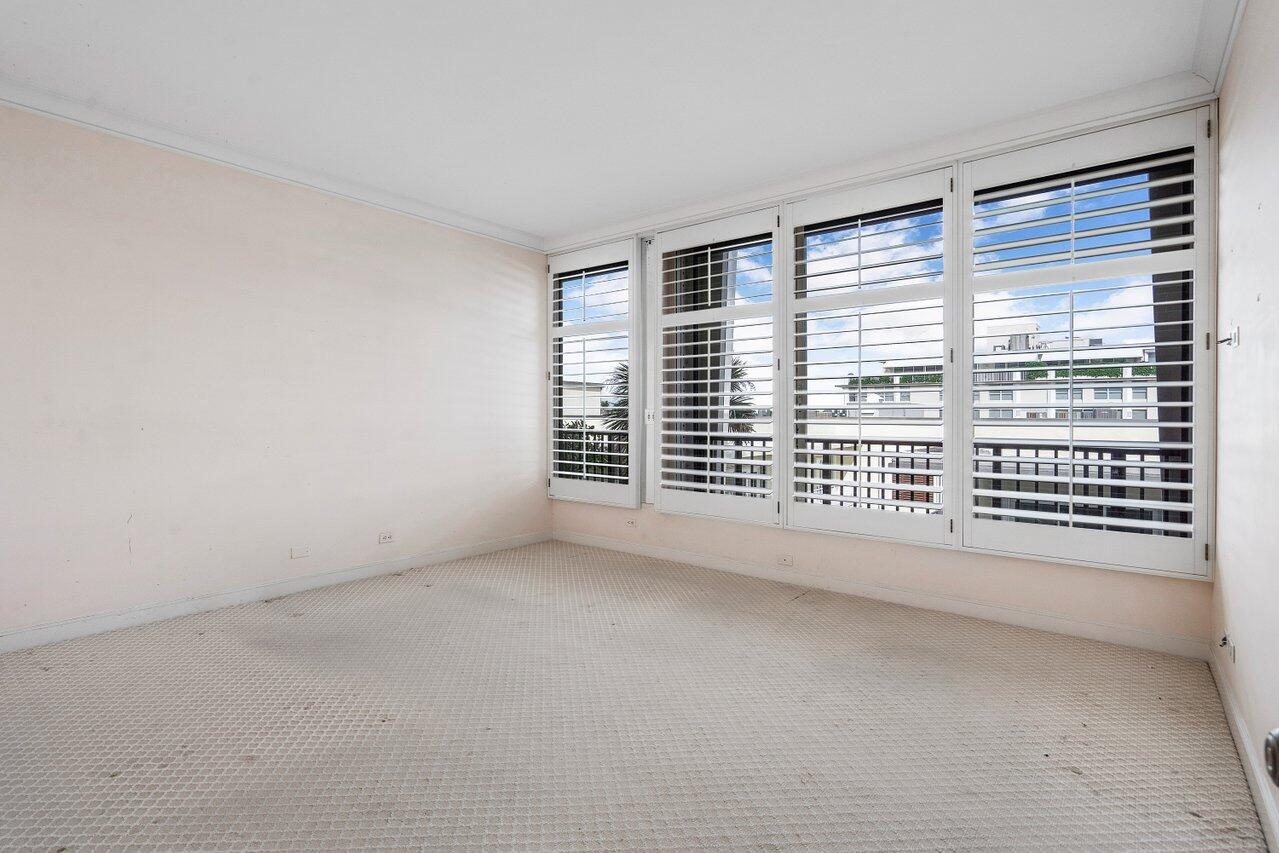 DUNSTER HOUSE CONDO - Residential
