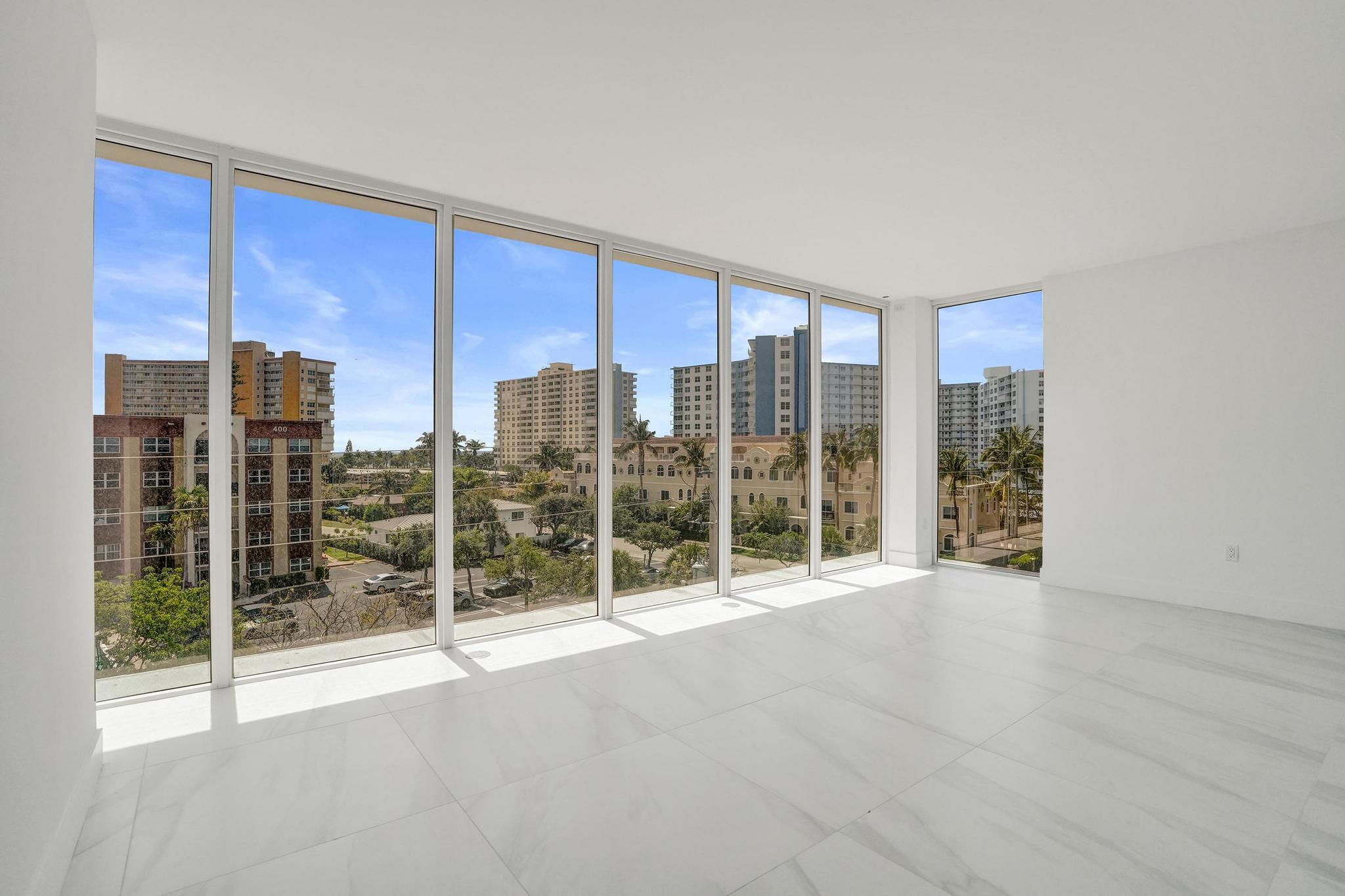 Entourage in the Sun - Residential