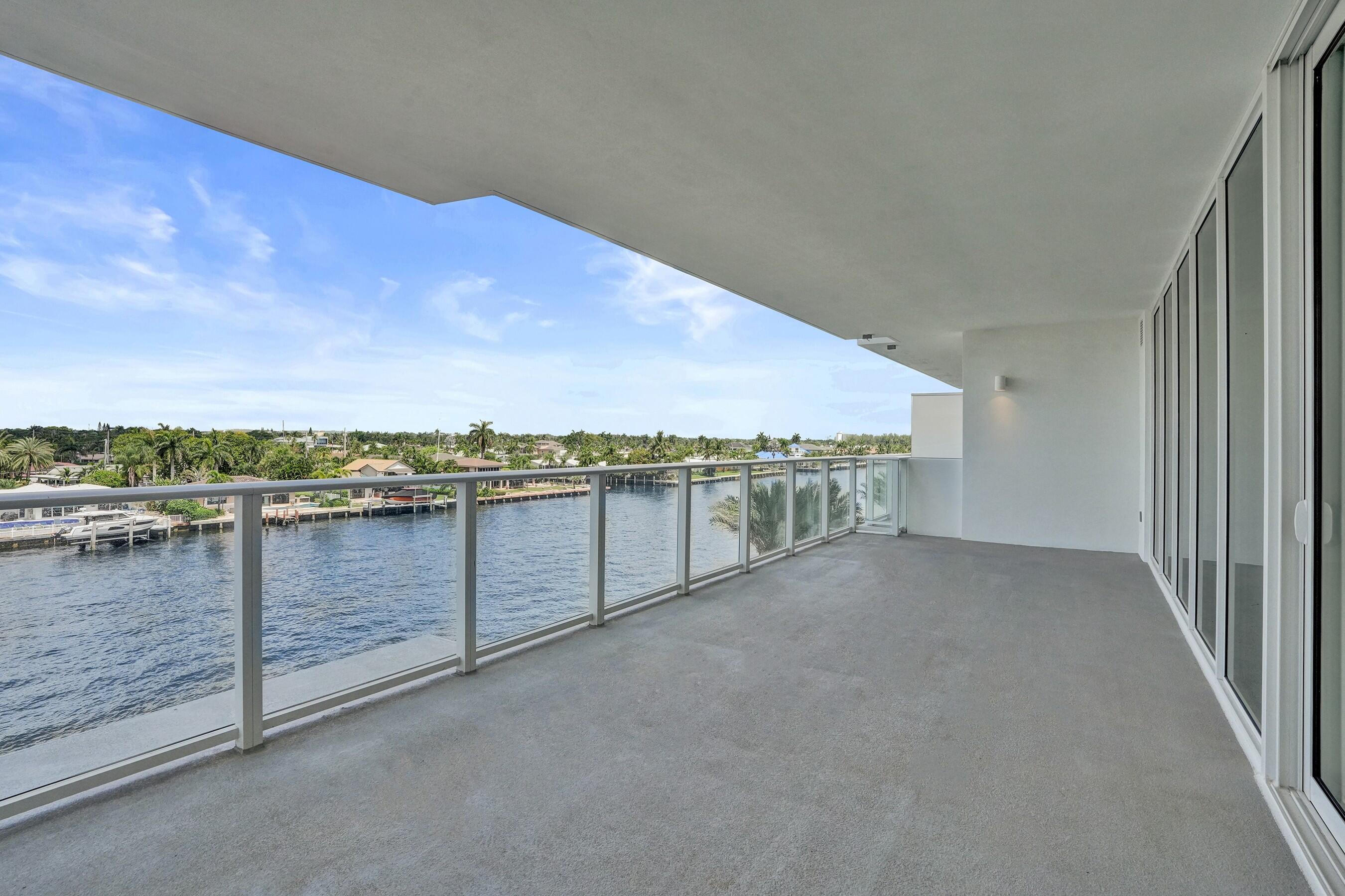 Entourage in the Sun - Residential