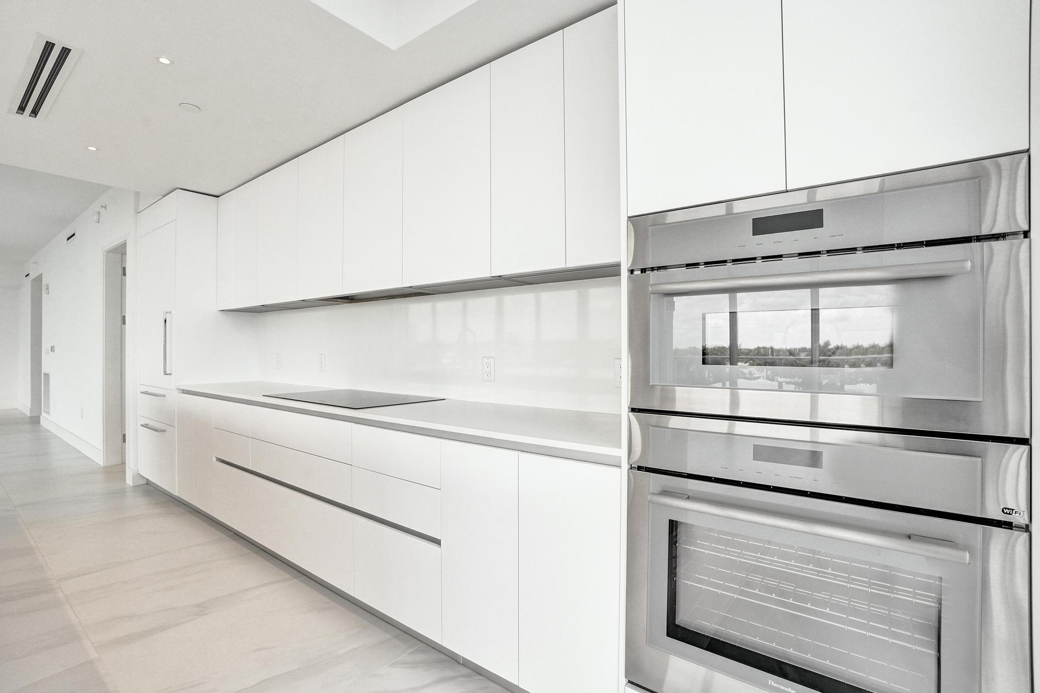 Entourage in the Sun - Residential