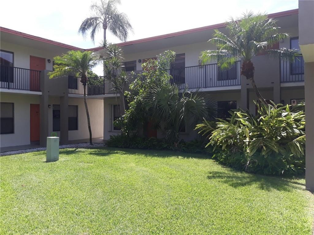 COURTYARD CONDOMINIUM - Residential