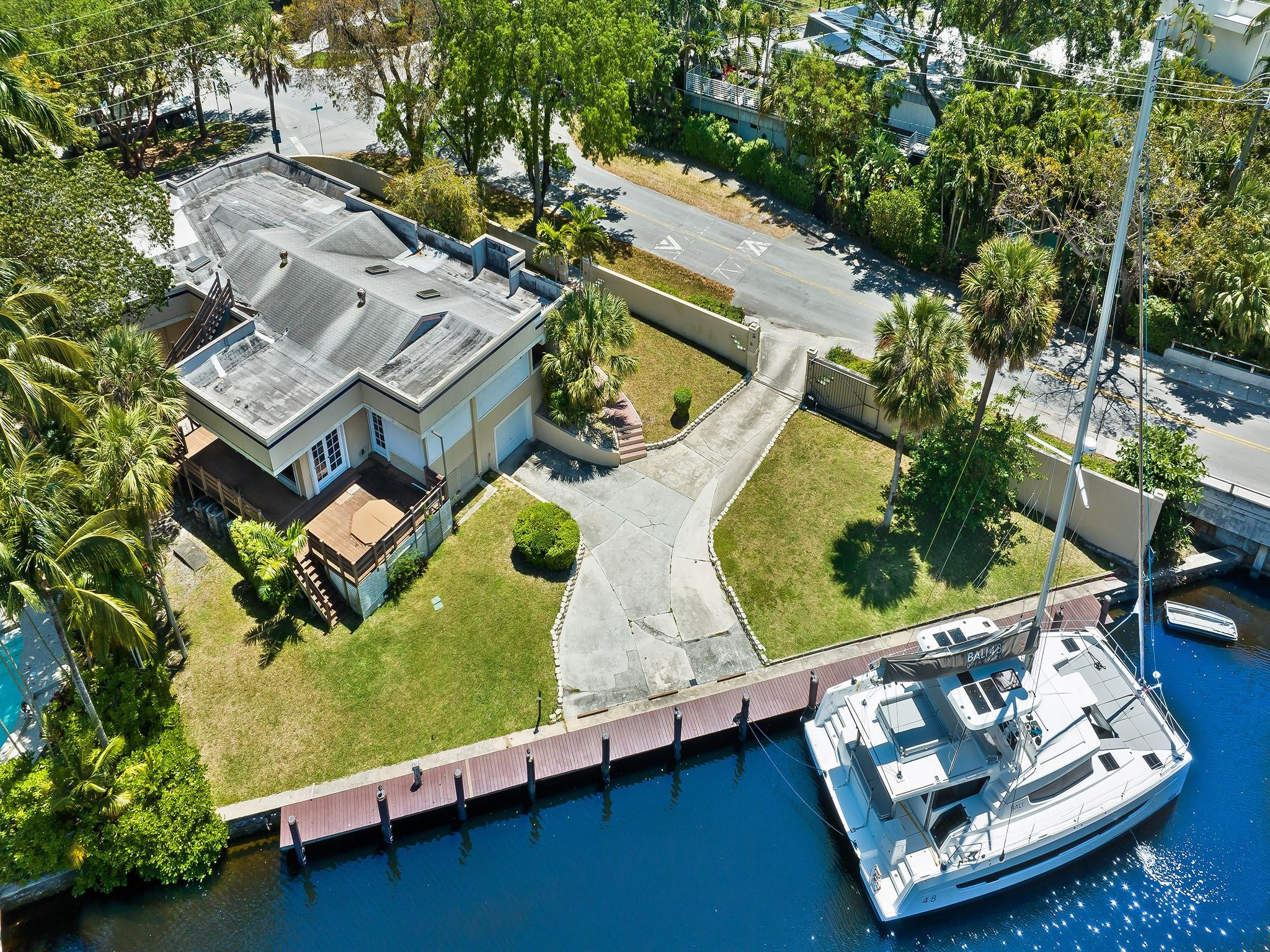 RIO VISTA ISLES - Residential