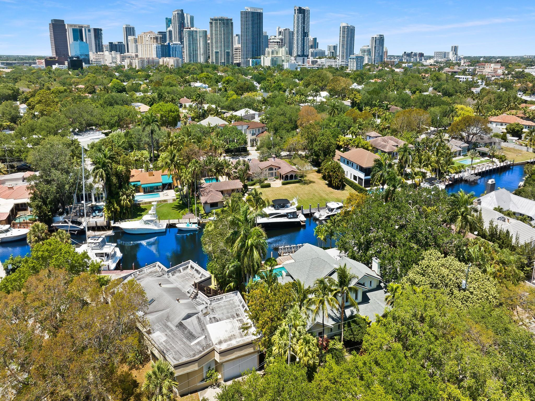 RIO VISTA ISLES - Residential
