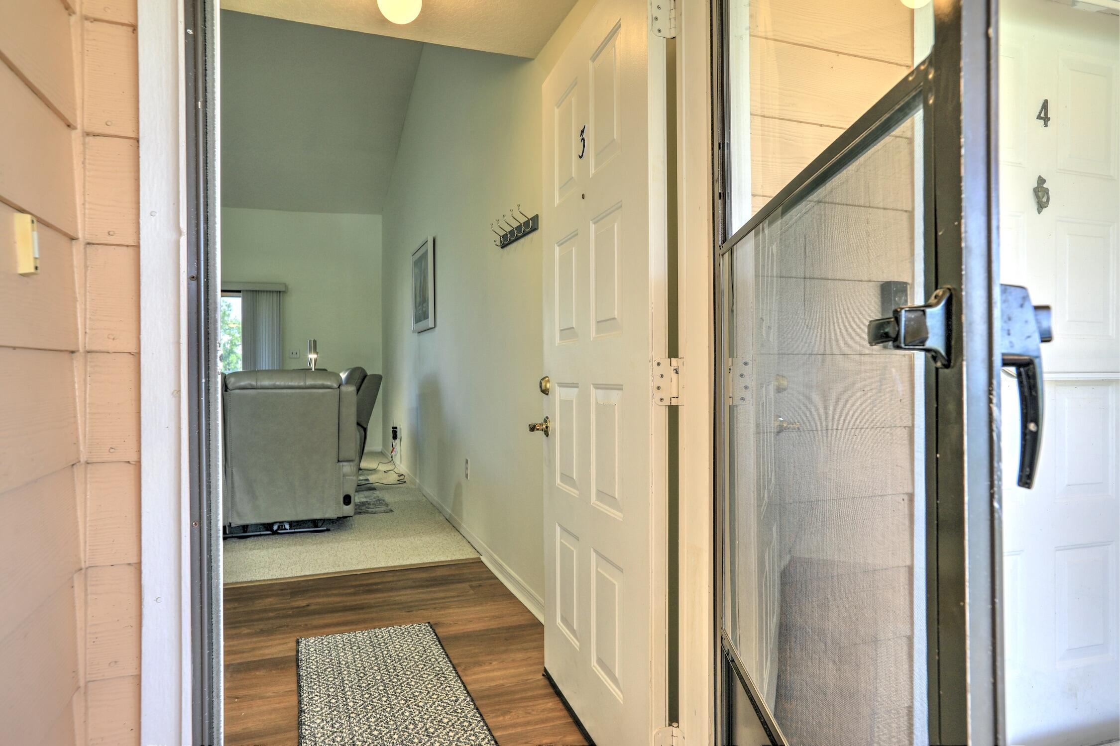 PELICAN POINTE OF SEBASTIAN V - Residential