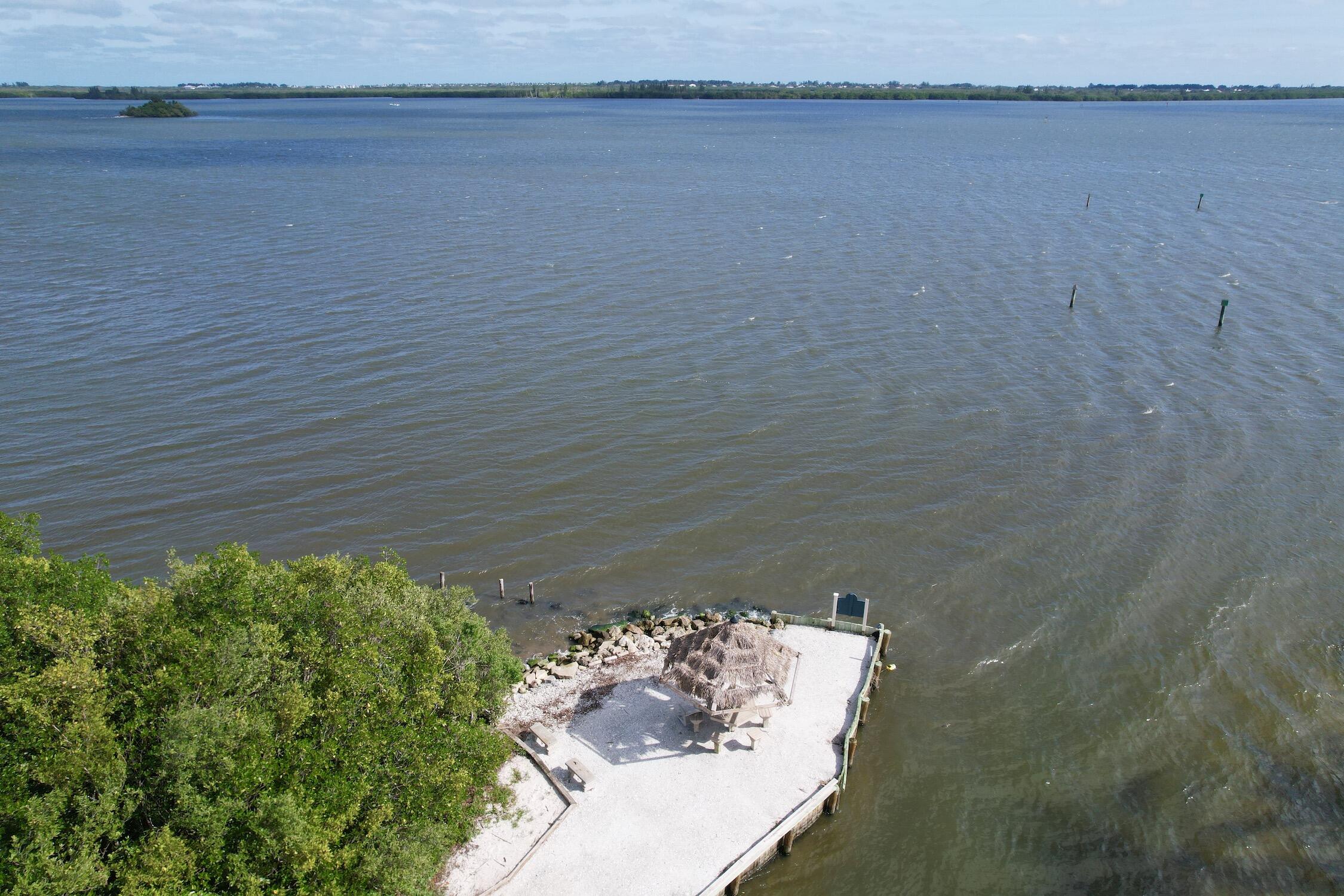 PELICAN POINTE OF SEBASTIAN V - Residential