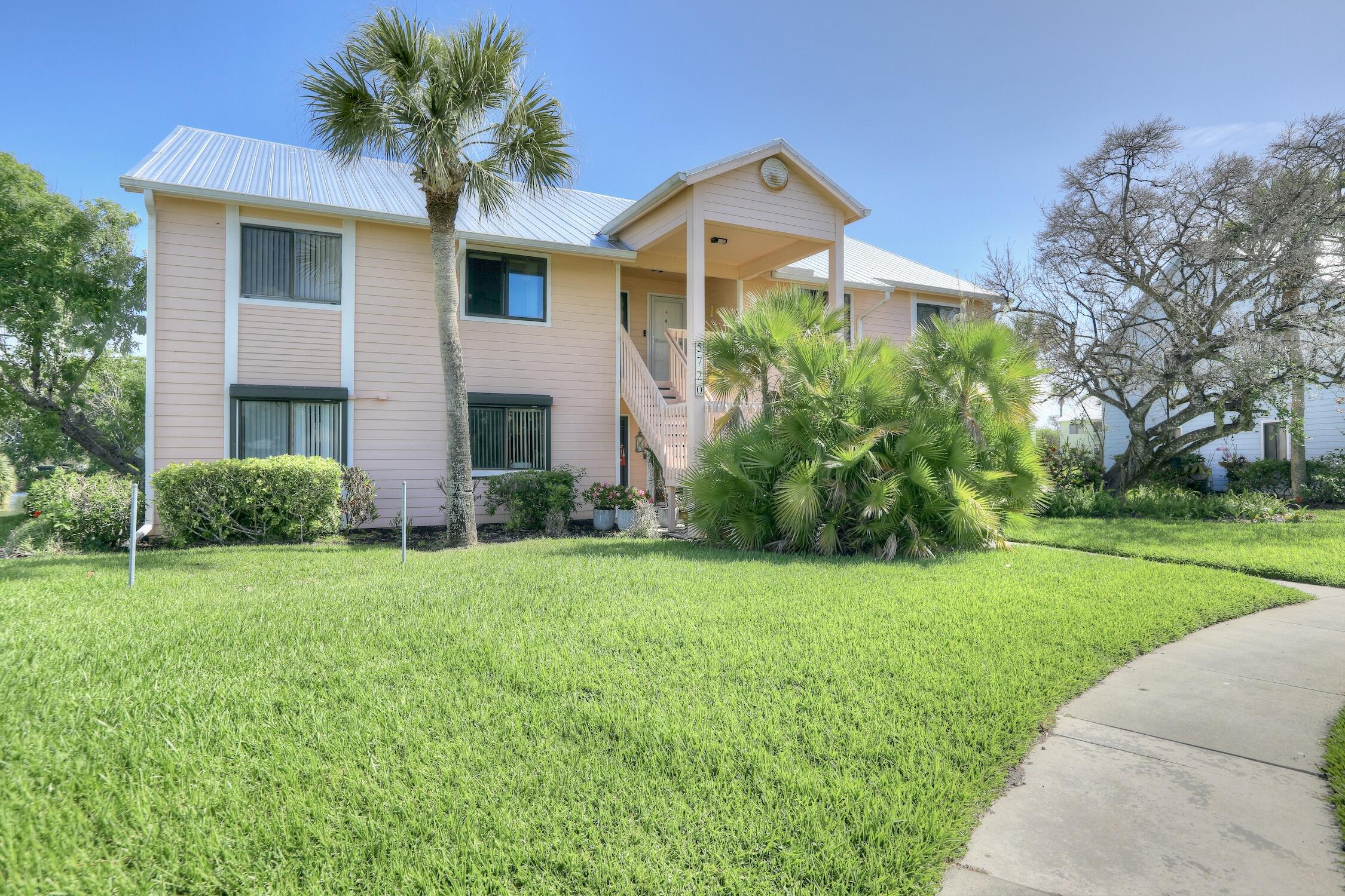 PELICAN POINTE OF SEBASTIAN V - Residential