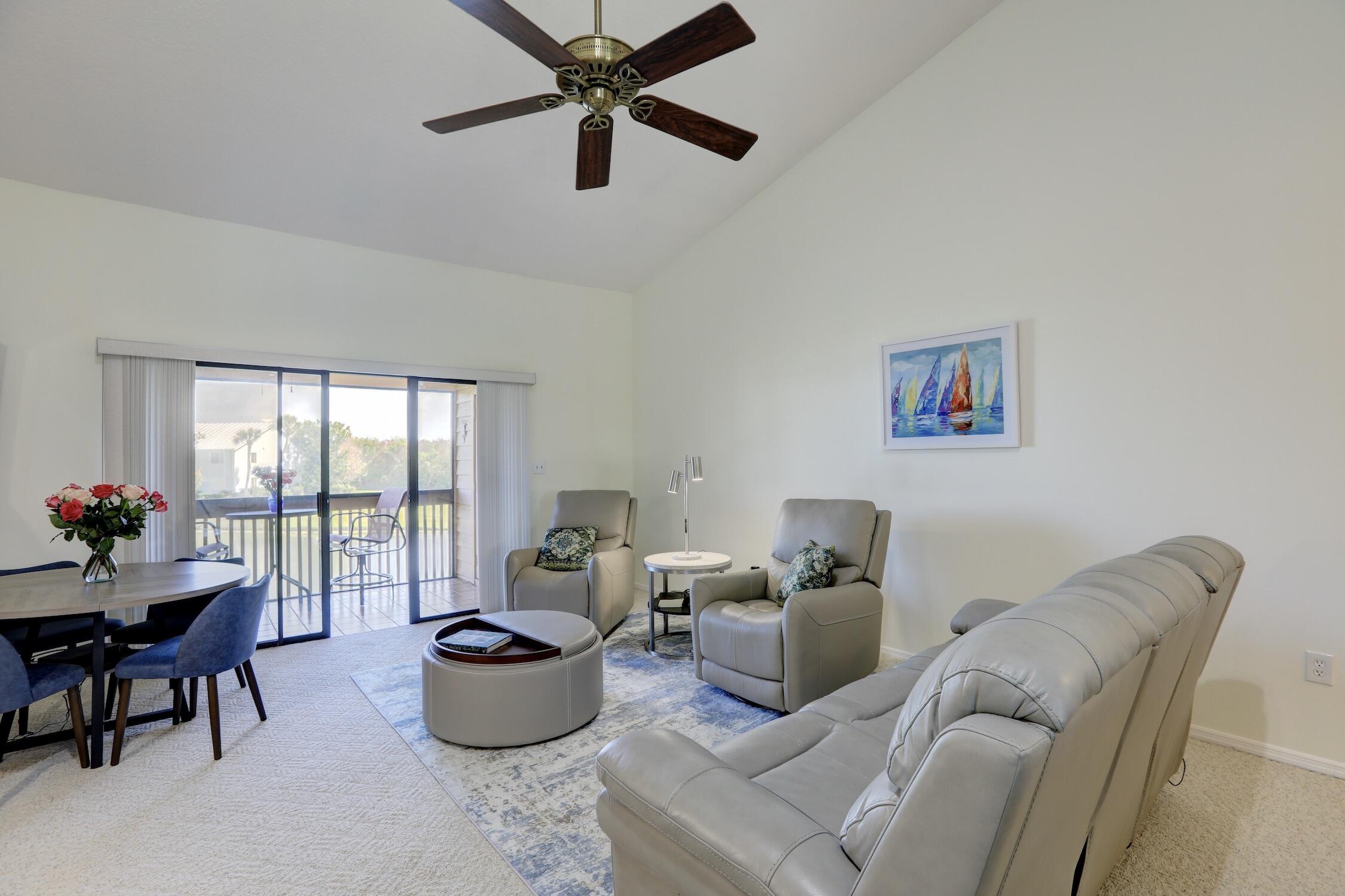 PELICAN POINTE OF SEBASTIAN V - Residential
