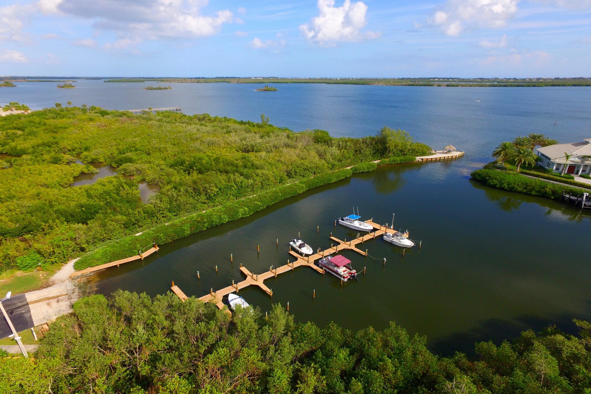 PELICAN POINTE OF SEBASTIAN V - Residential