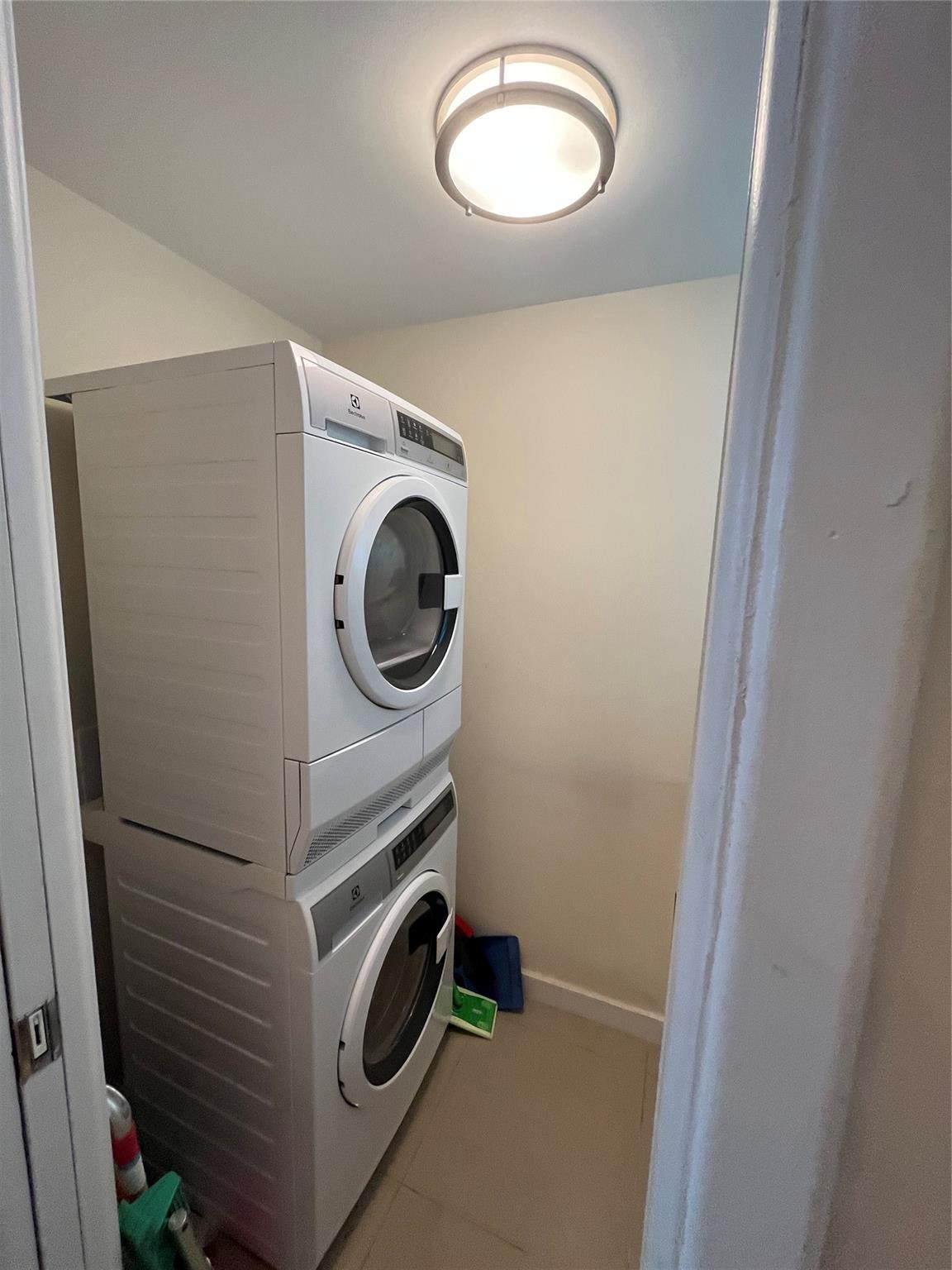 TIARA EAST CONDO - Residential Lease