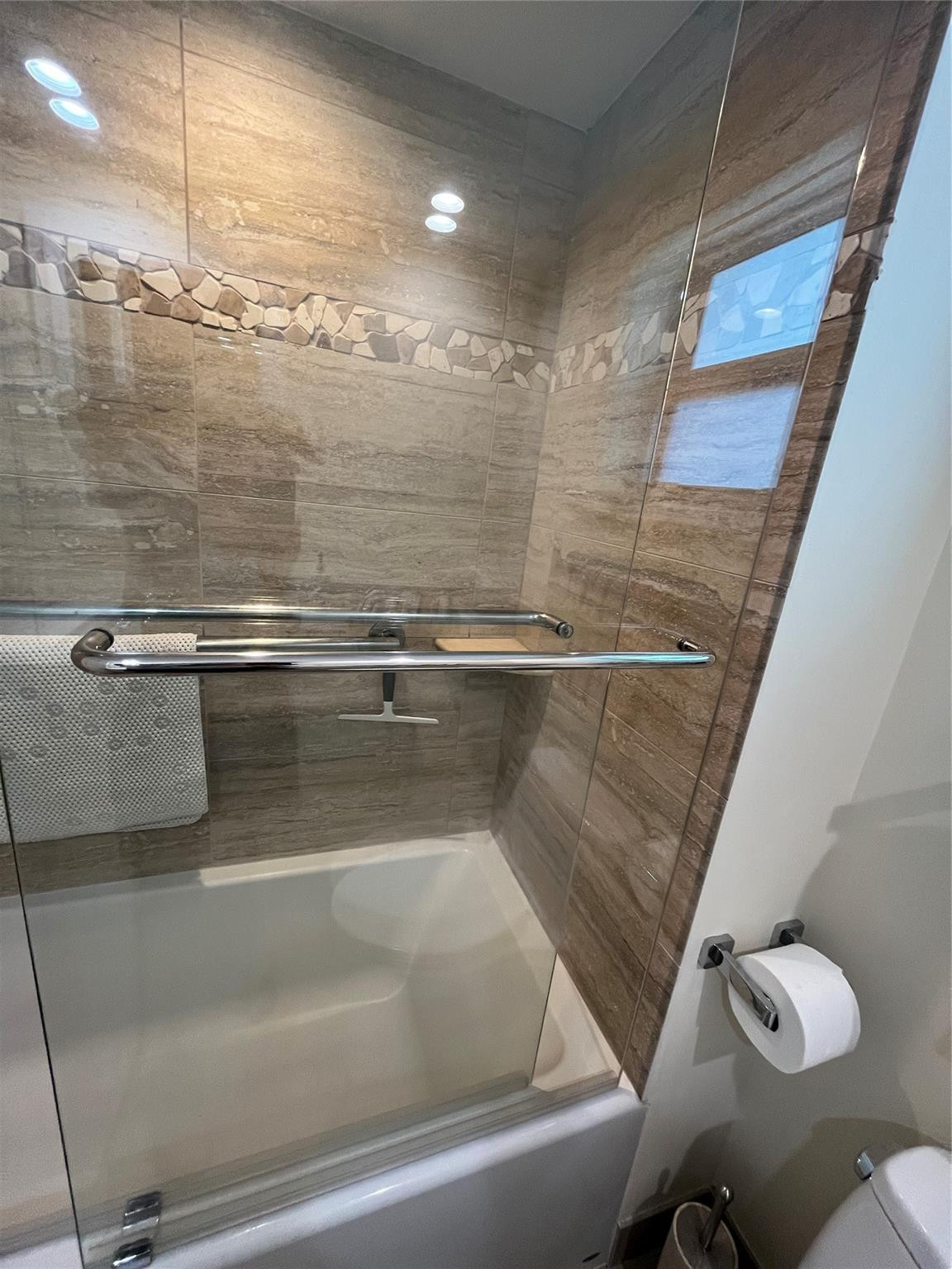 TIARA EAST CONDO - Residential Lease