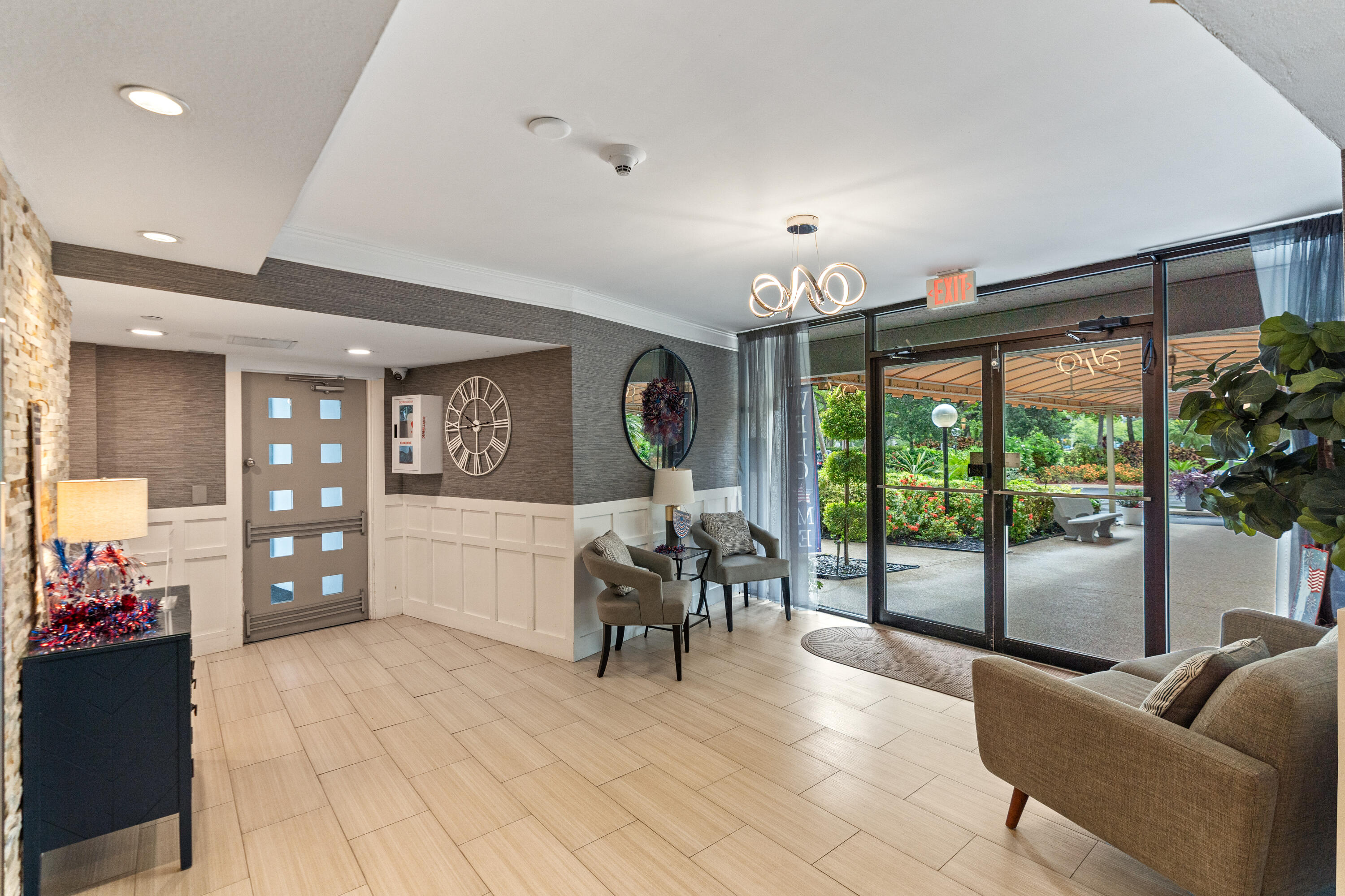NO 105 PALM-AIRE COUNTRY CLUB - Residential
