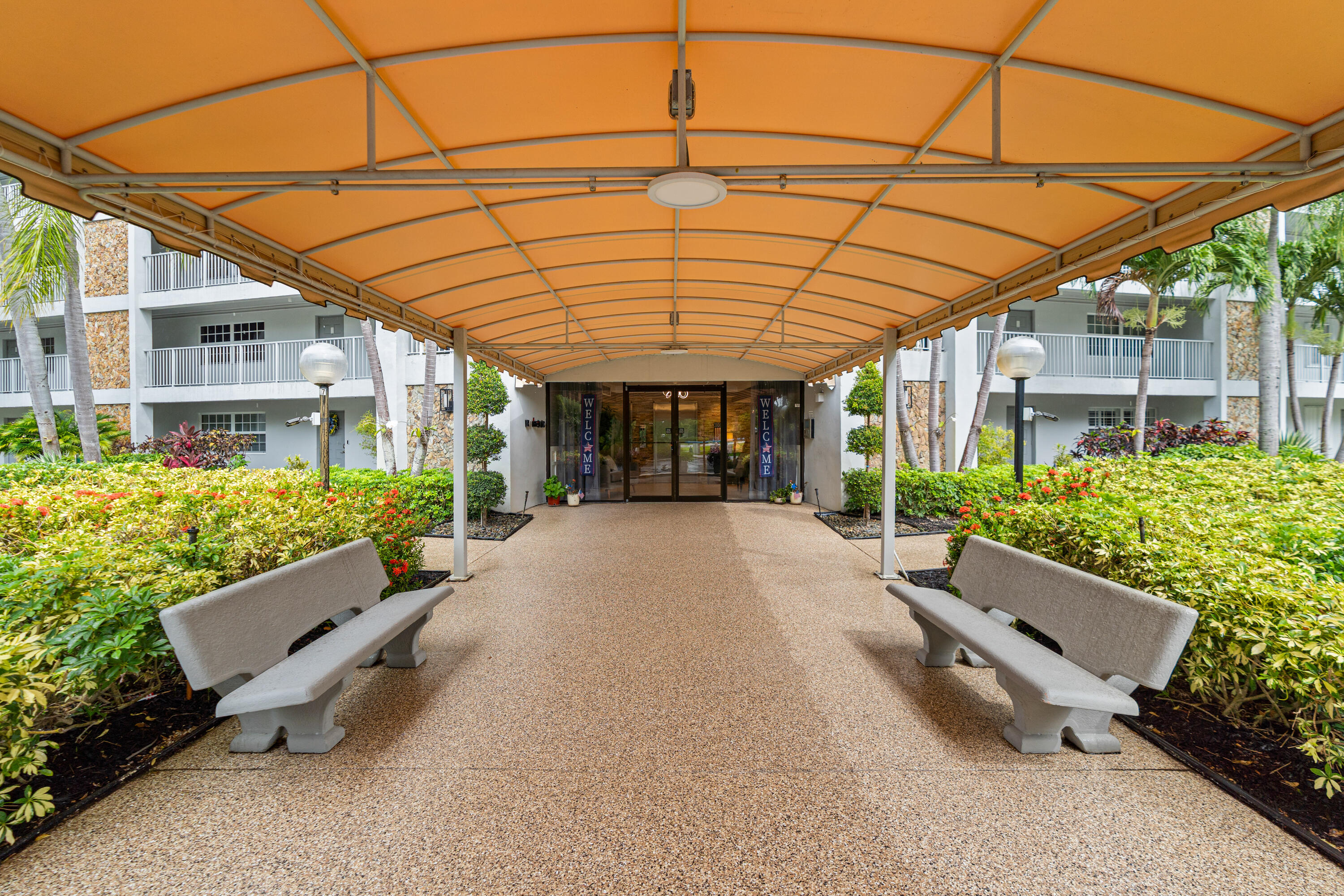 NO 105 PALM-AIRE COUNTRY CLUB - Residential