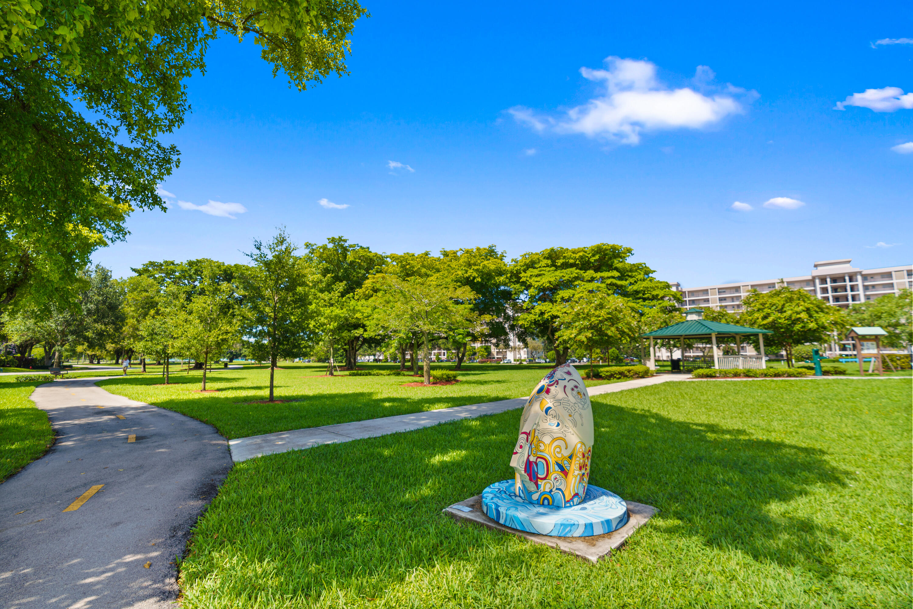NO 105 PALM-AIRE COUNTRY CLUB - Residential