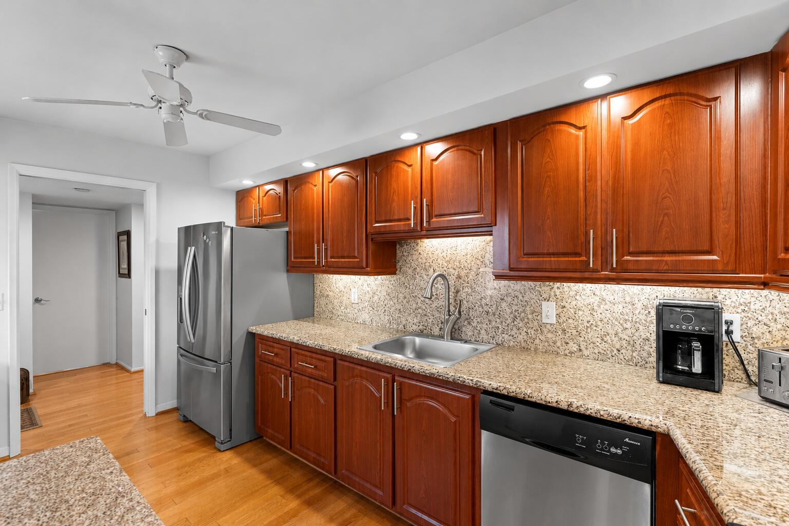 NO 105 PALM-AIRE COUNTRY CLUB - Residential