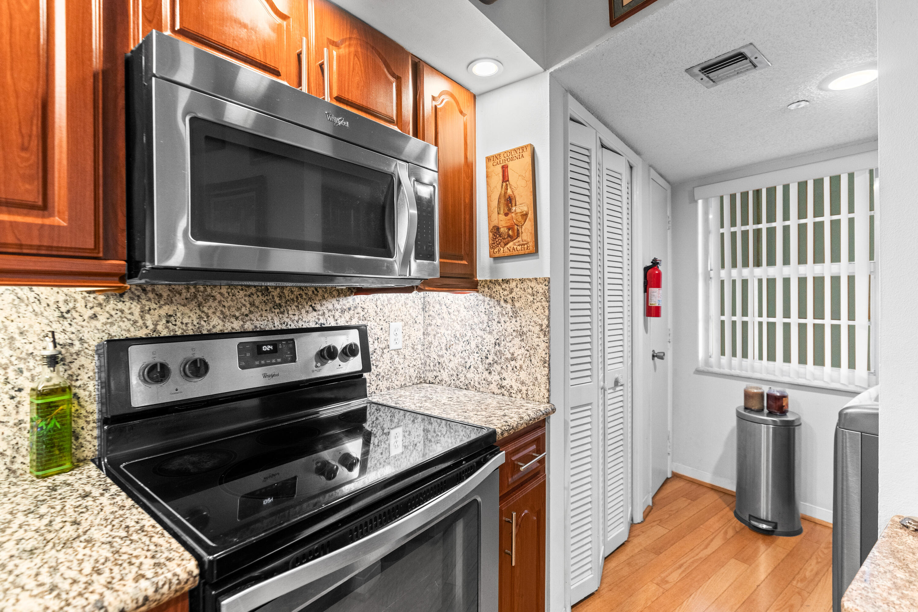 NO 105 PALM-AIRE COUNTRY CLUB - Residential
