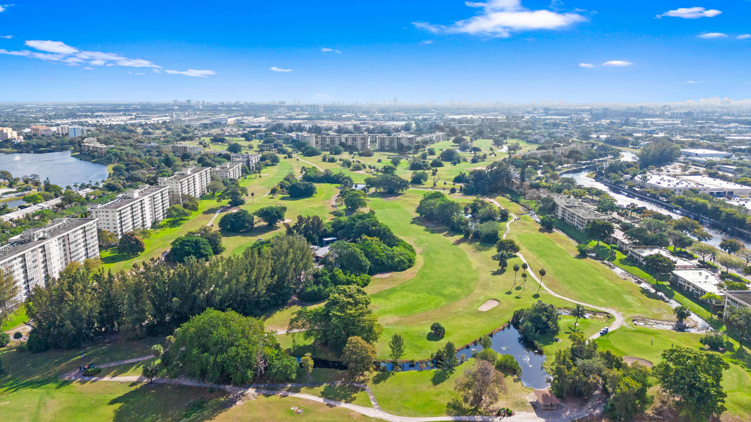 NO 105 PALM-AIRE COUNTRY CLUB - Residential